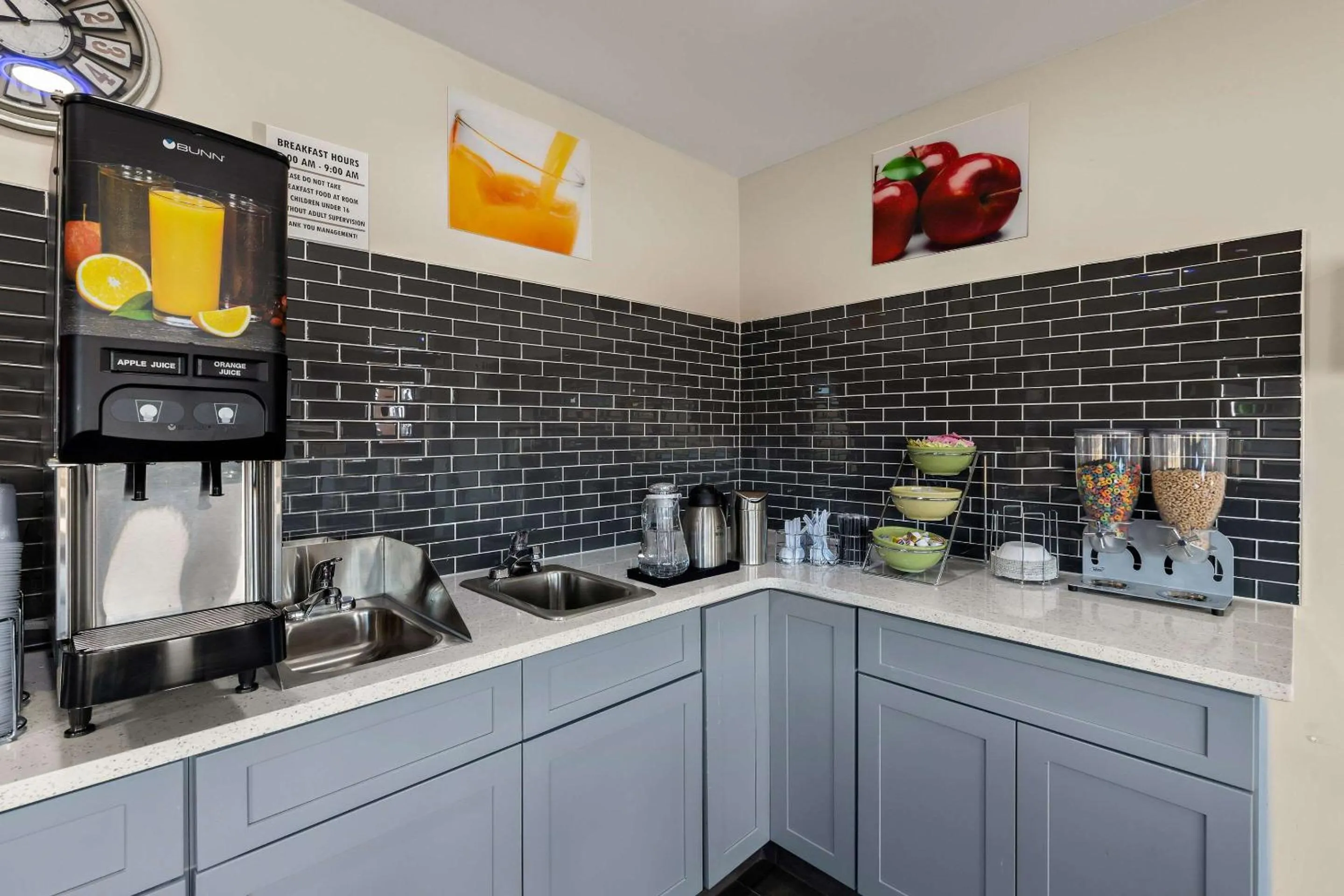 Breakfast in Quality Inn Monroe