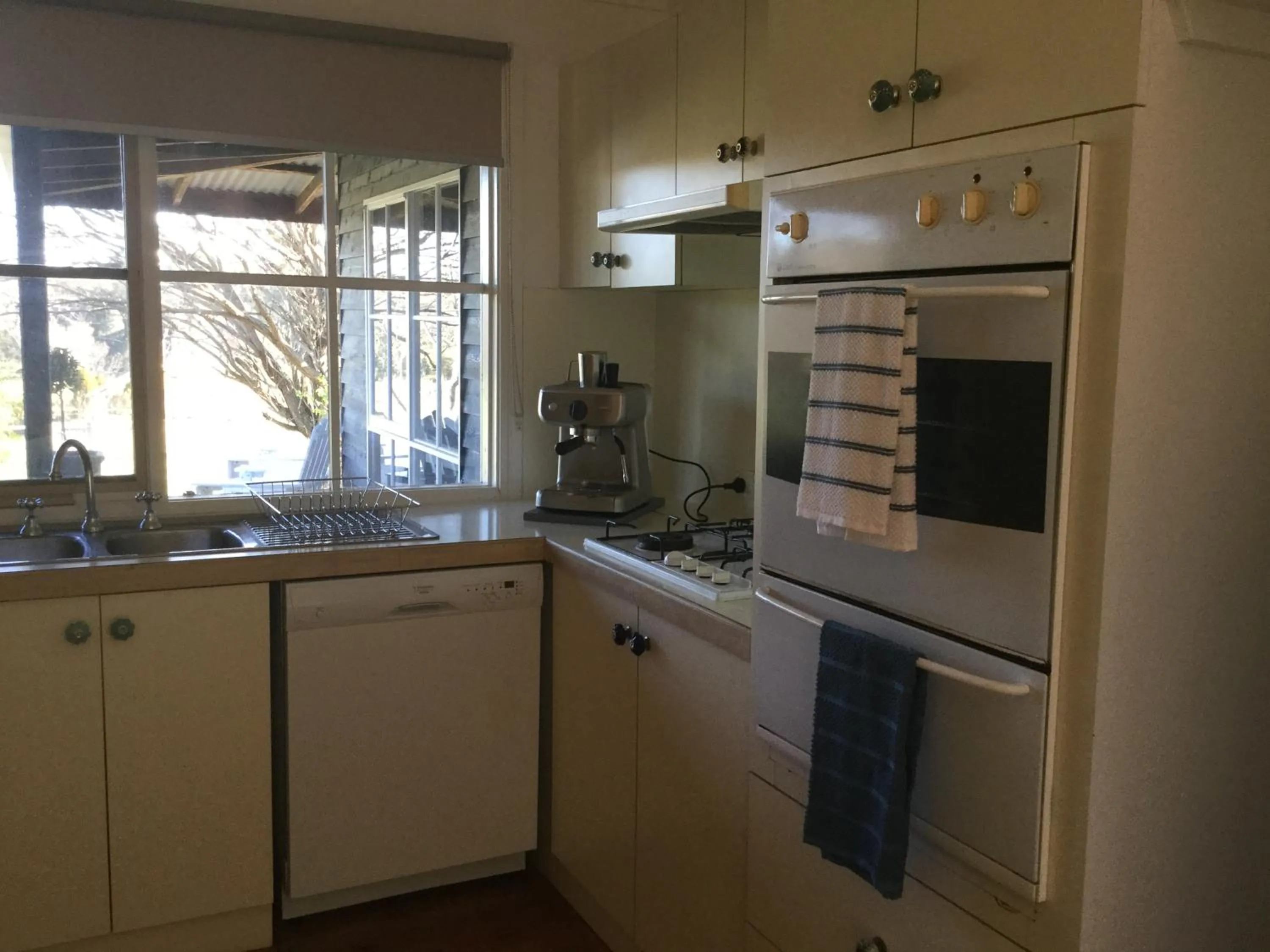 Kitchen or kitchenette in Stephanie’s Country Cottages