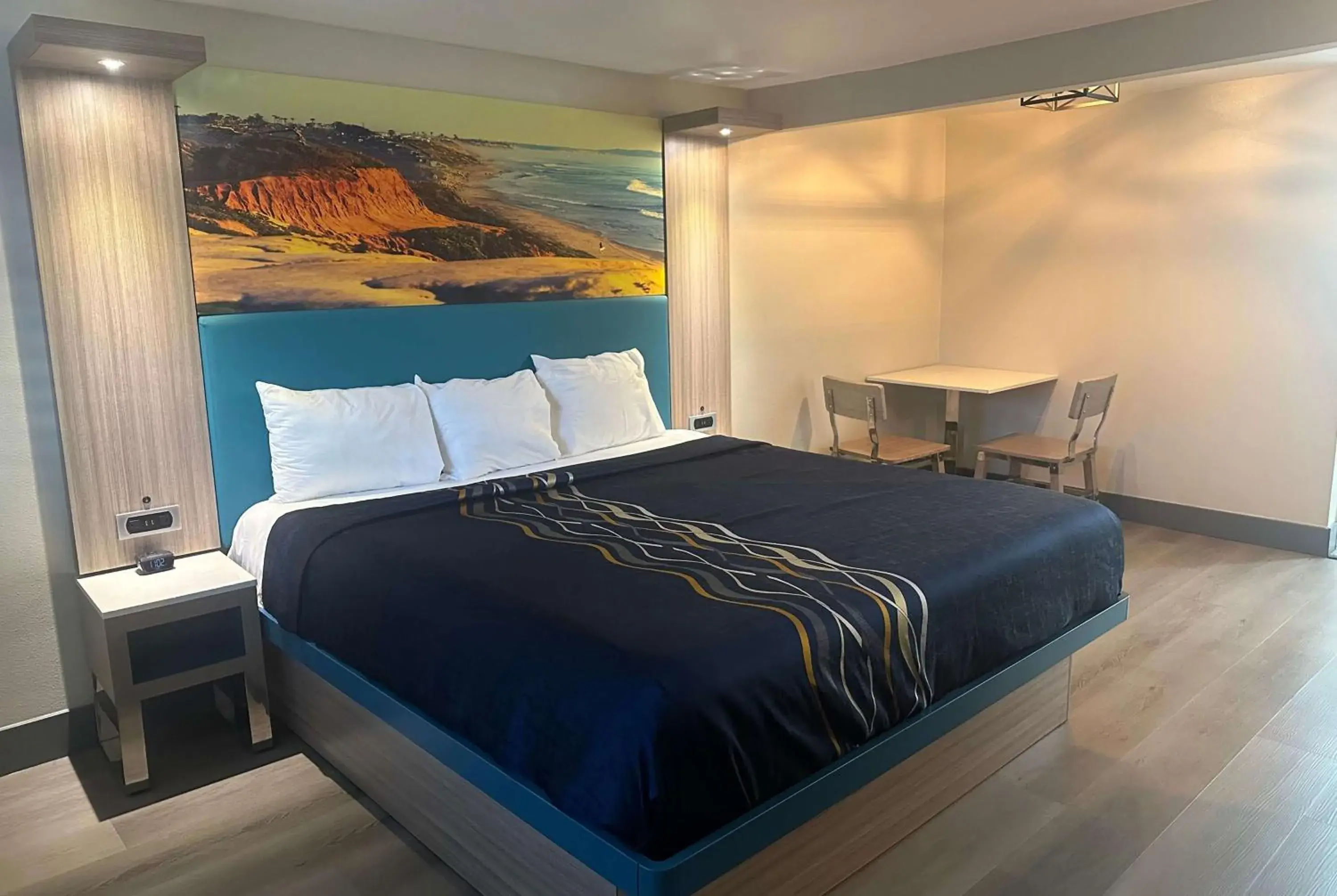 Deluxe King Room - Non-Smoking in Super 8 by Wyndham Oceanside Downtown Deluxe King Room - Non-Smoking in Super 8 by Wyndham Oceanside Downtown