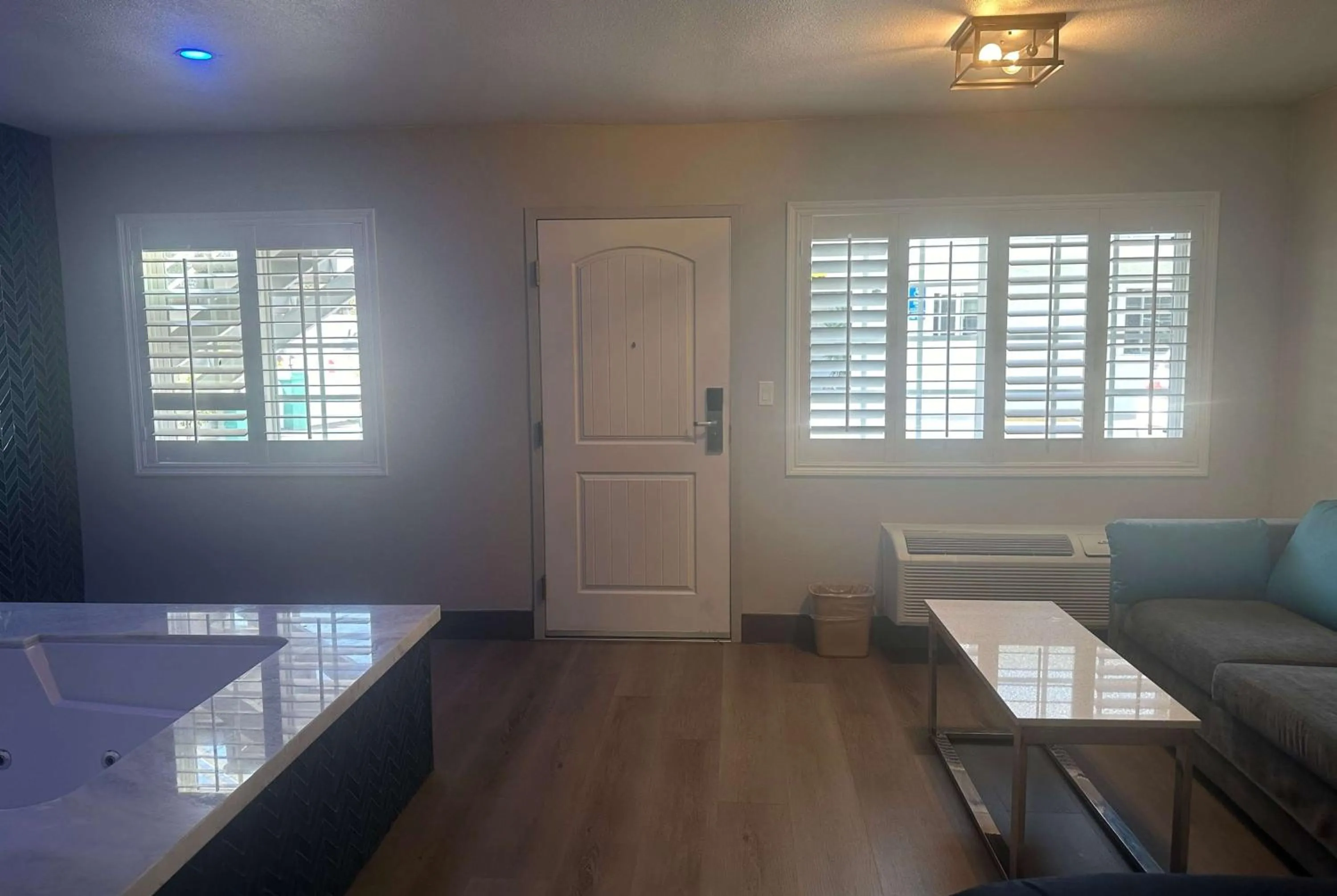 Photo of the whole room, Bed in Super 8 by Wyndham Oceanside Downtown