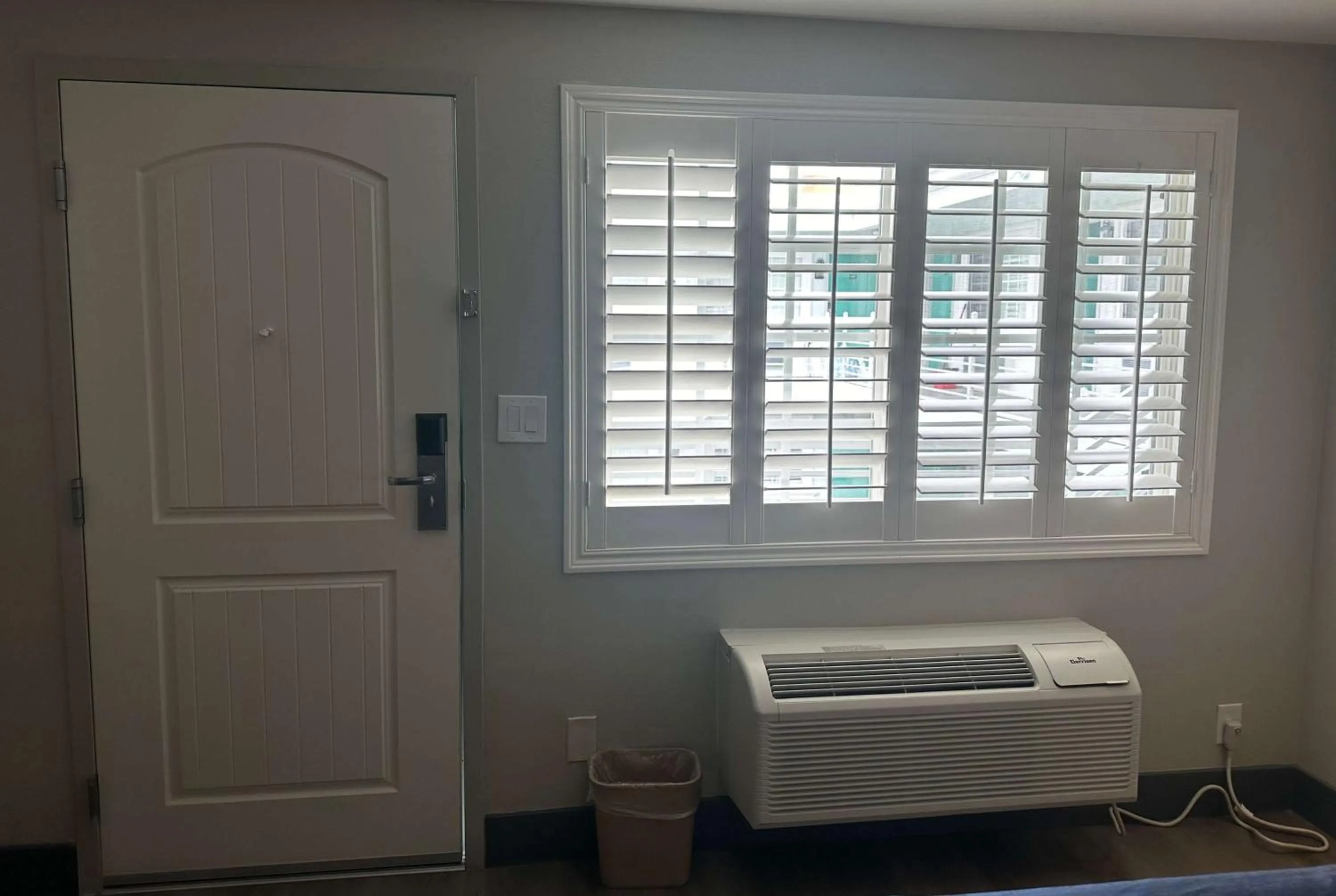 Photo of the whole room in Super 8 by Wyndham Oceanside Downtown