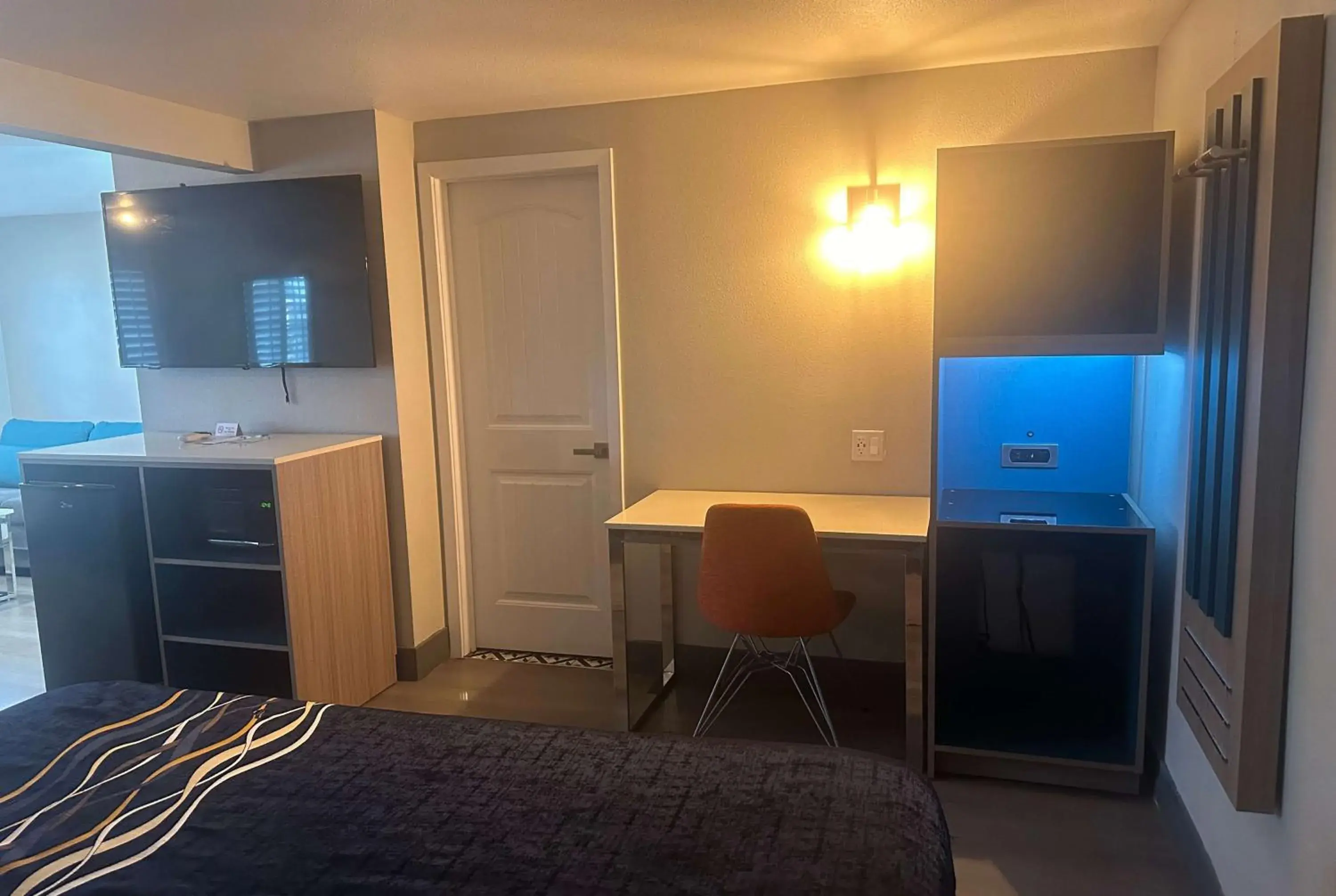 Suite with Two King Beds - Non-Smoking in Super 8 by Wyndham Oceanside Downtown Suite with Two King Beds - Non-Smoking in Super 8 by Wyndham Oceanside Downtown