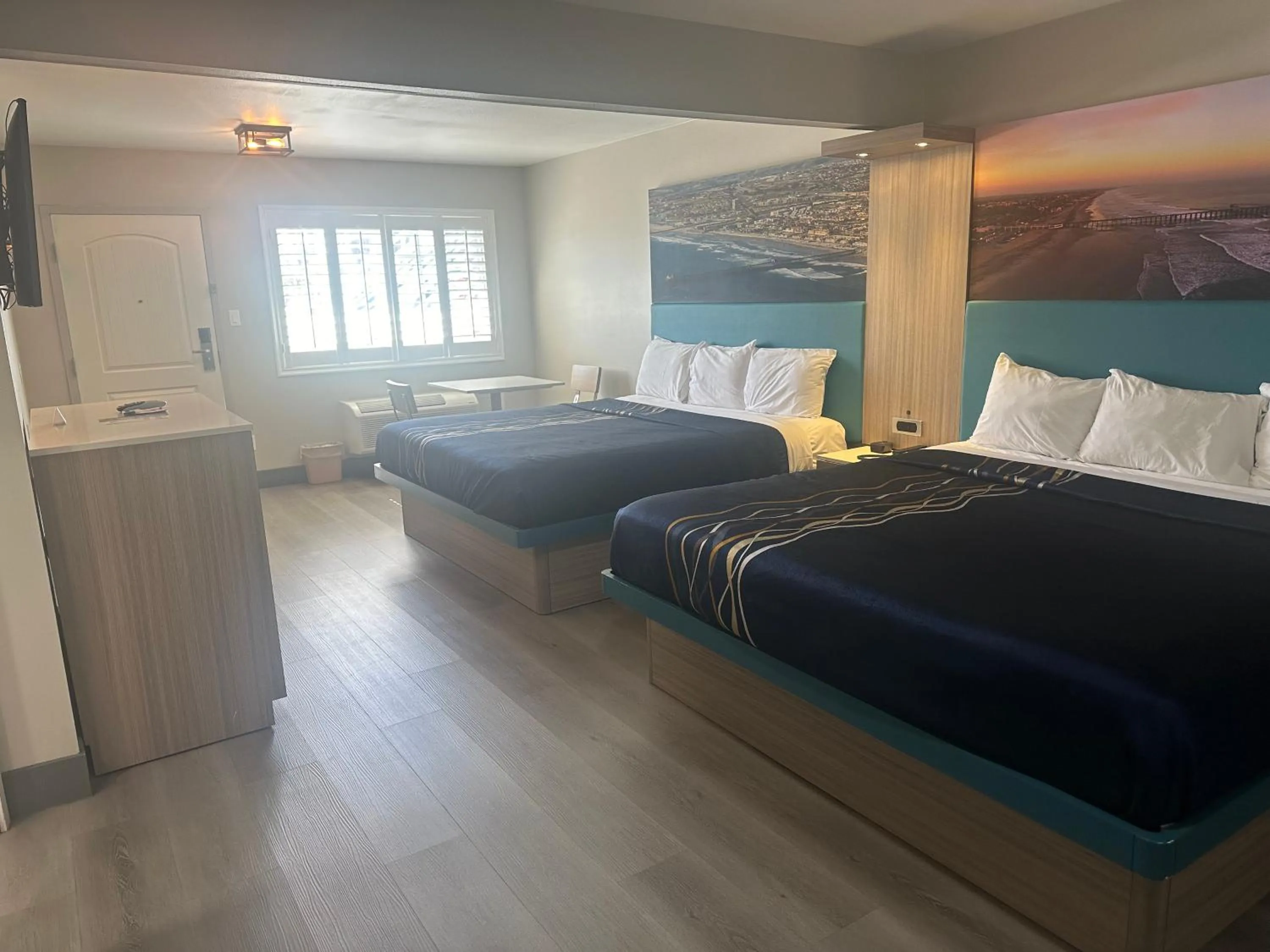 Photo of the whole room, Bed in Super 8 by Wyndham Oceanside Downtown