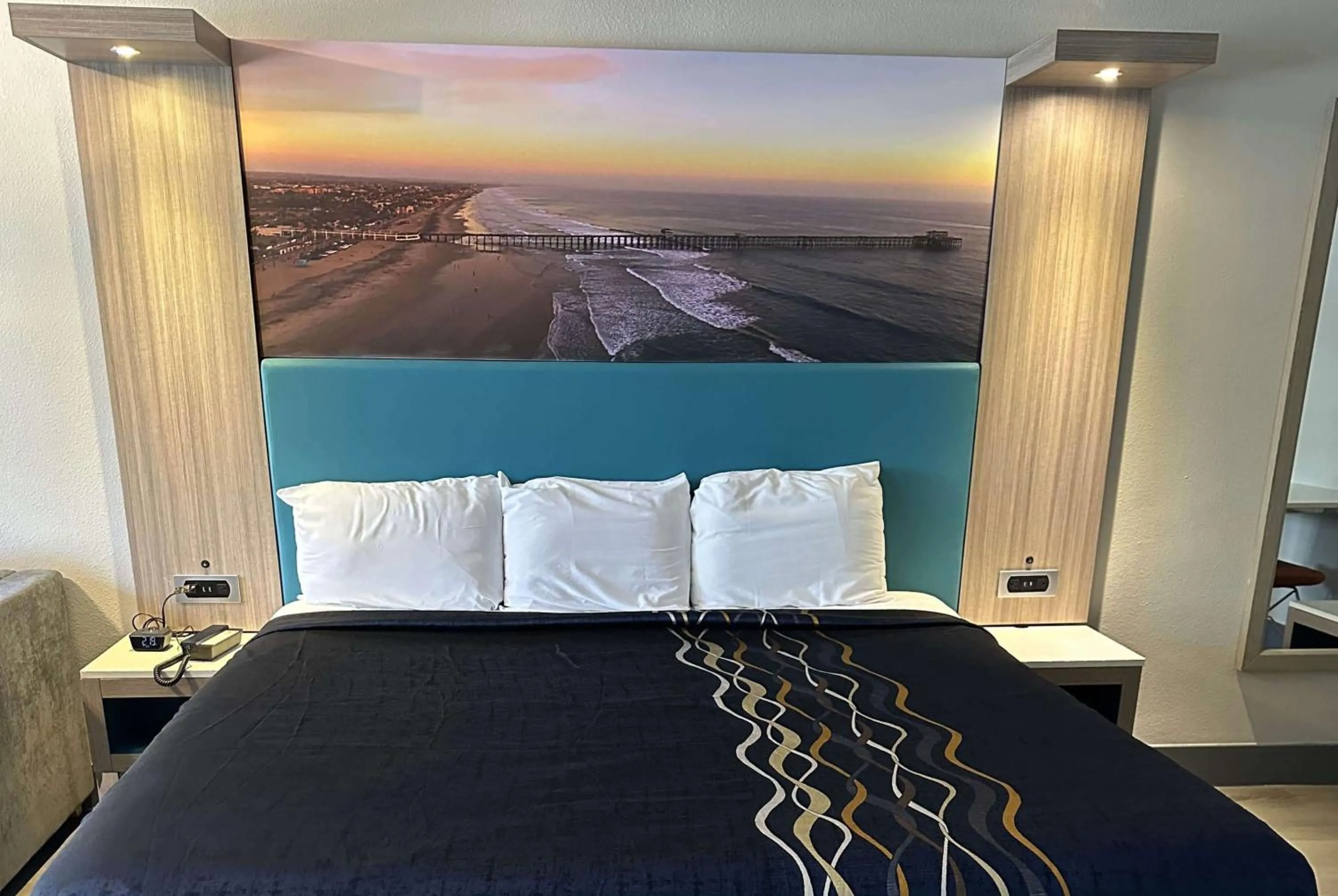 Photo of the whole room, Bed in Super 8 by Wyndham Oceanside Downtown