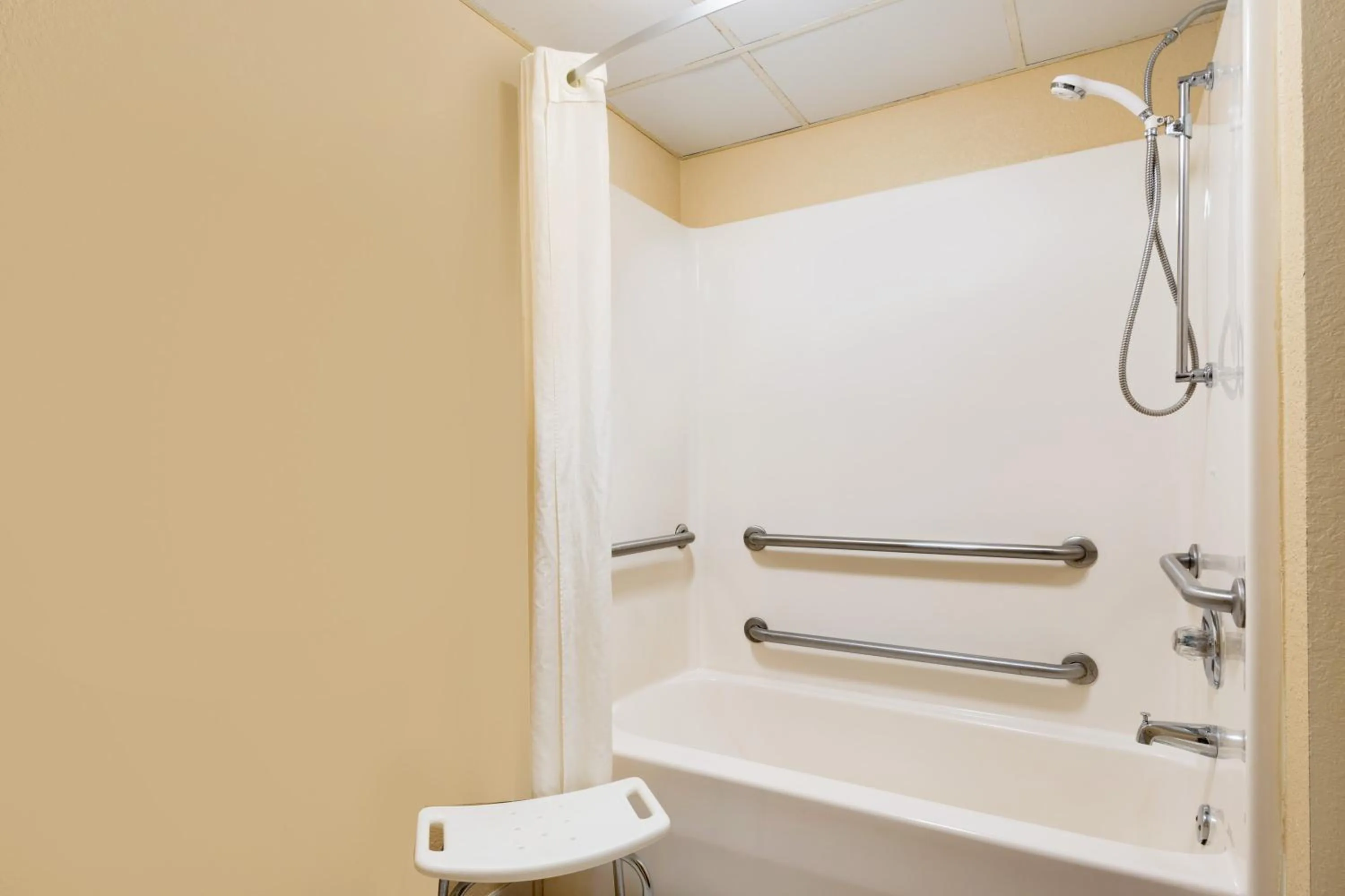 Shower in Super 8 by Wyndham Iowa Falls