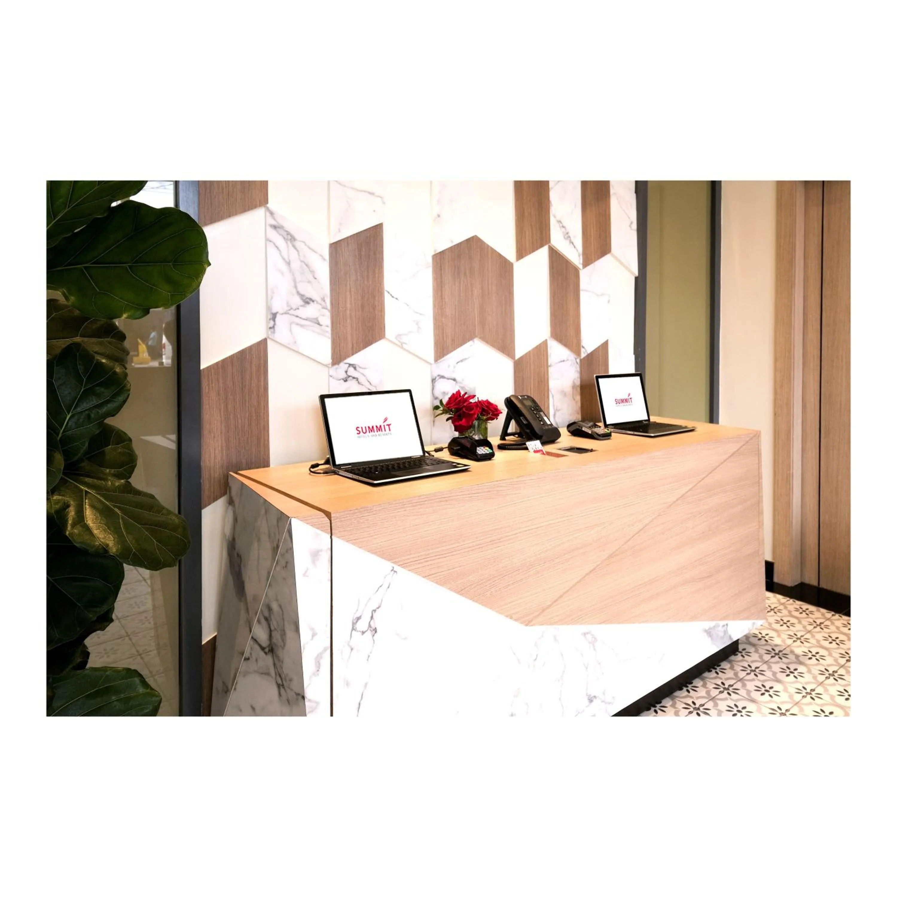 Lobby or reception in Summit Hotel Greenhills