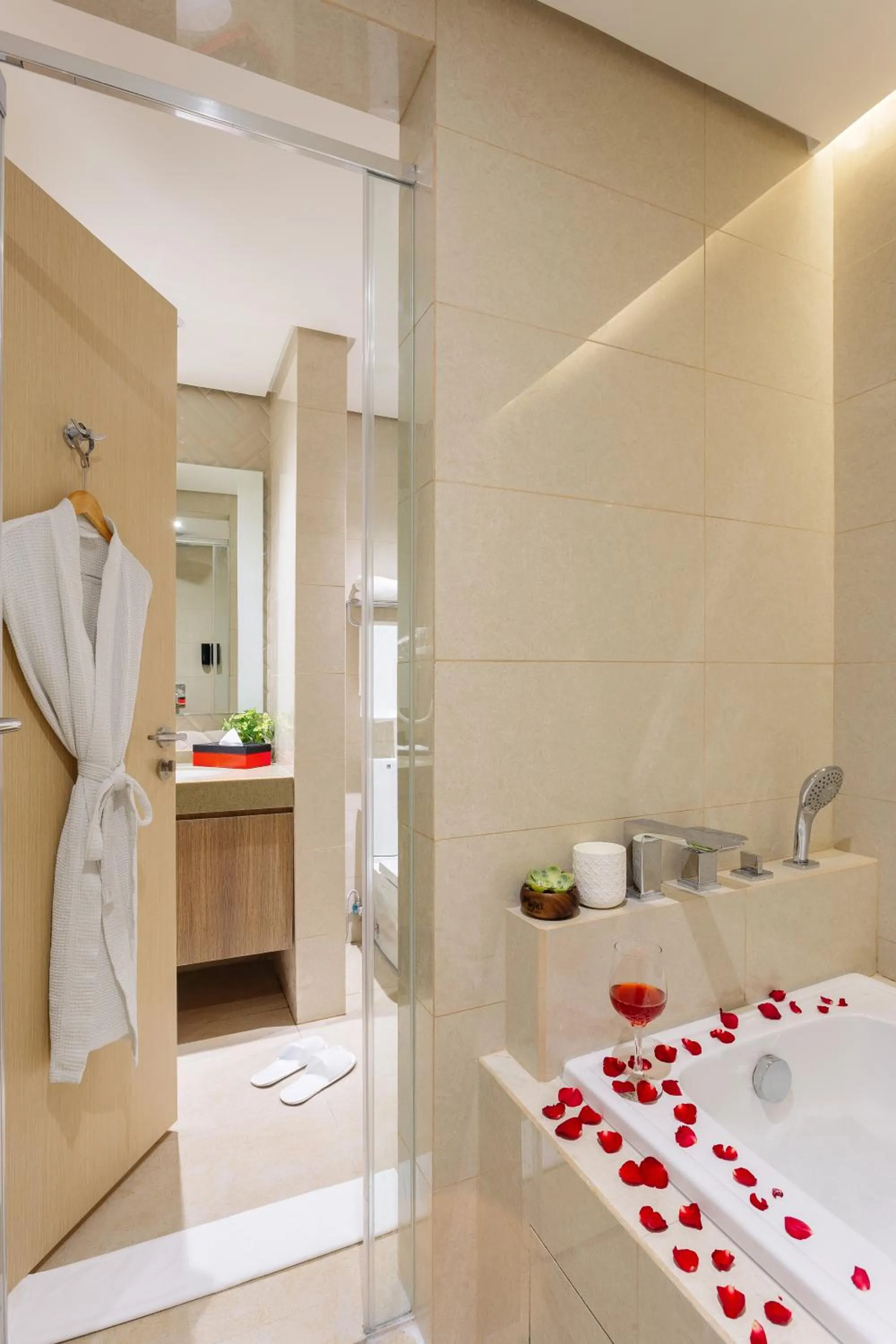 Bathroom, Bed in Summit Hotel Greenhills