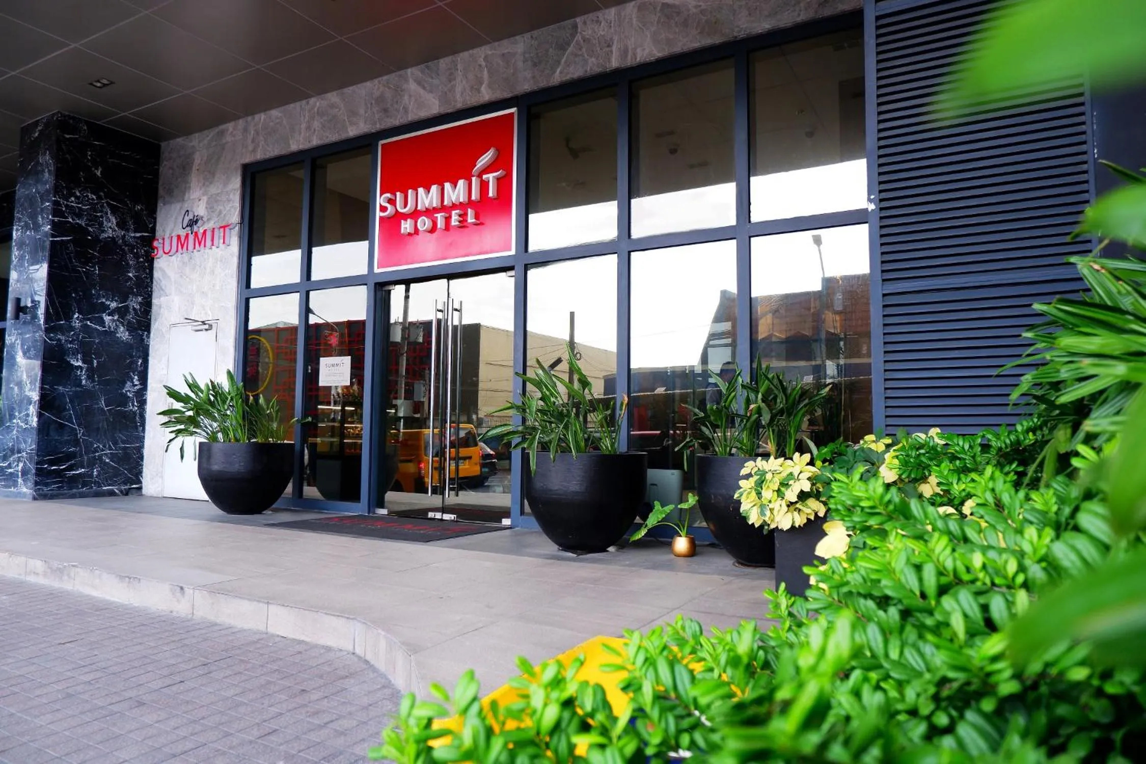 Property building in Summit Hotel Greenhills