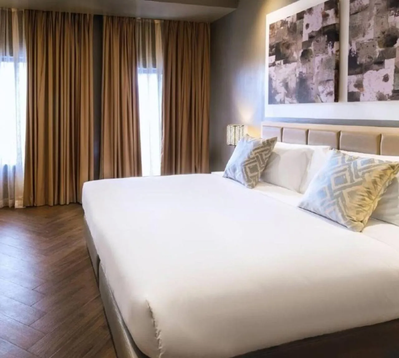 Bed in Summit Hotel Greenhills