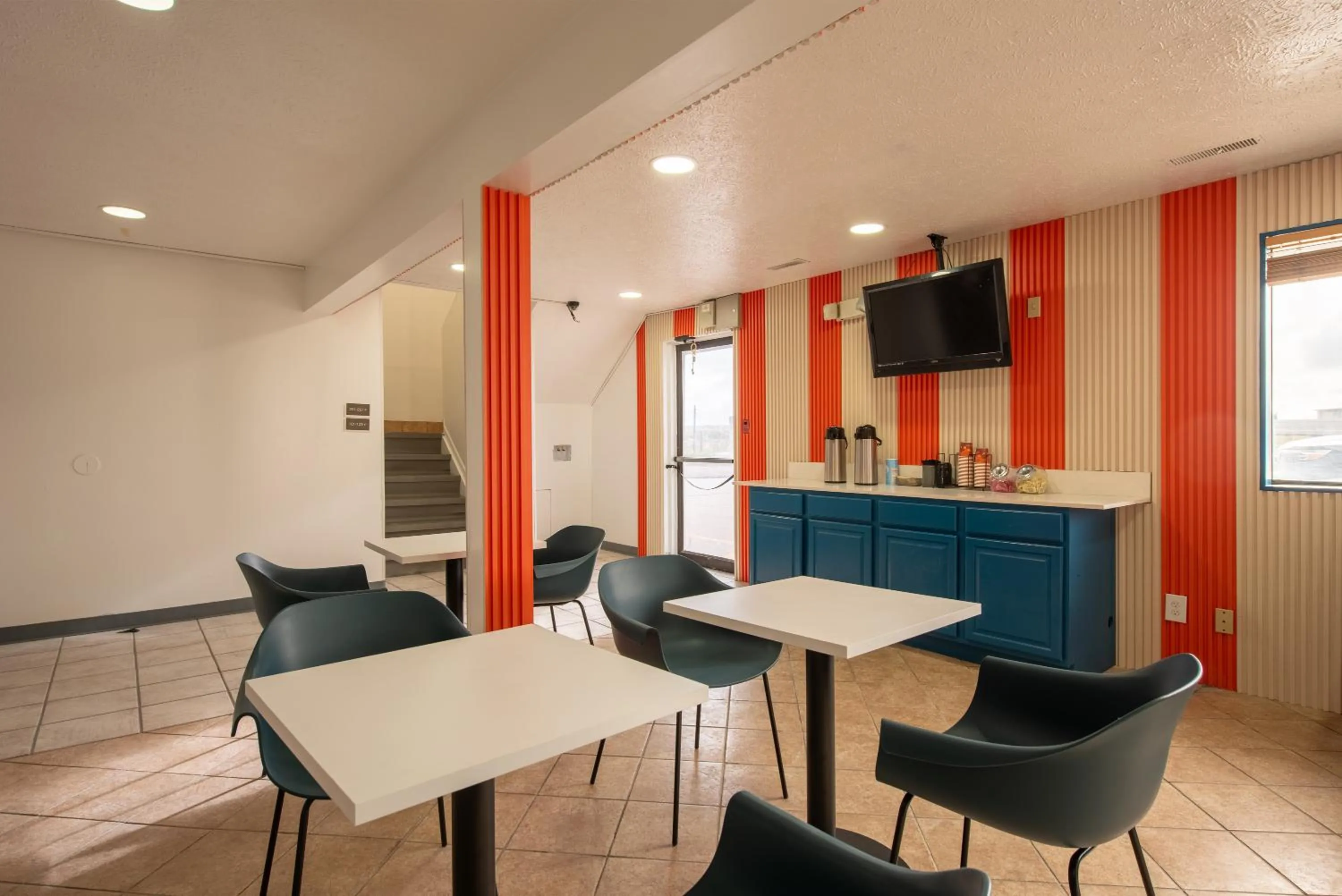 Lobby or reception in Studio 6 Limon, CO I 70