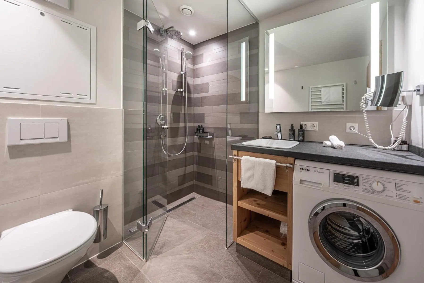 Bath in Gletscherblick- serviced apartments