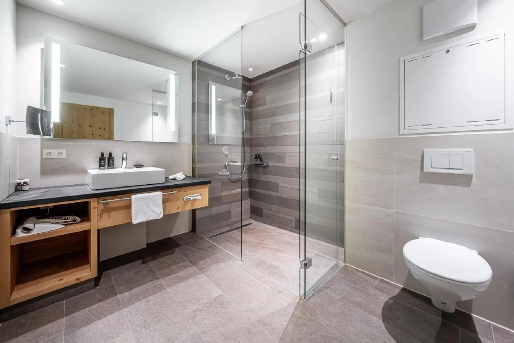 Bathroom in Gletscherblick- serviced apartments