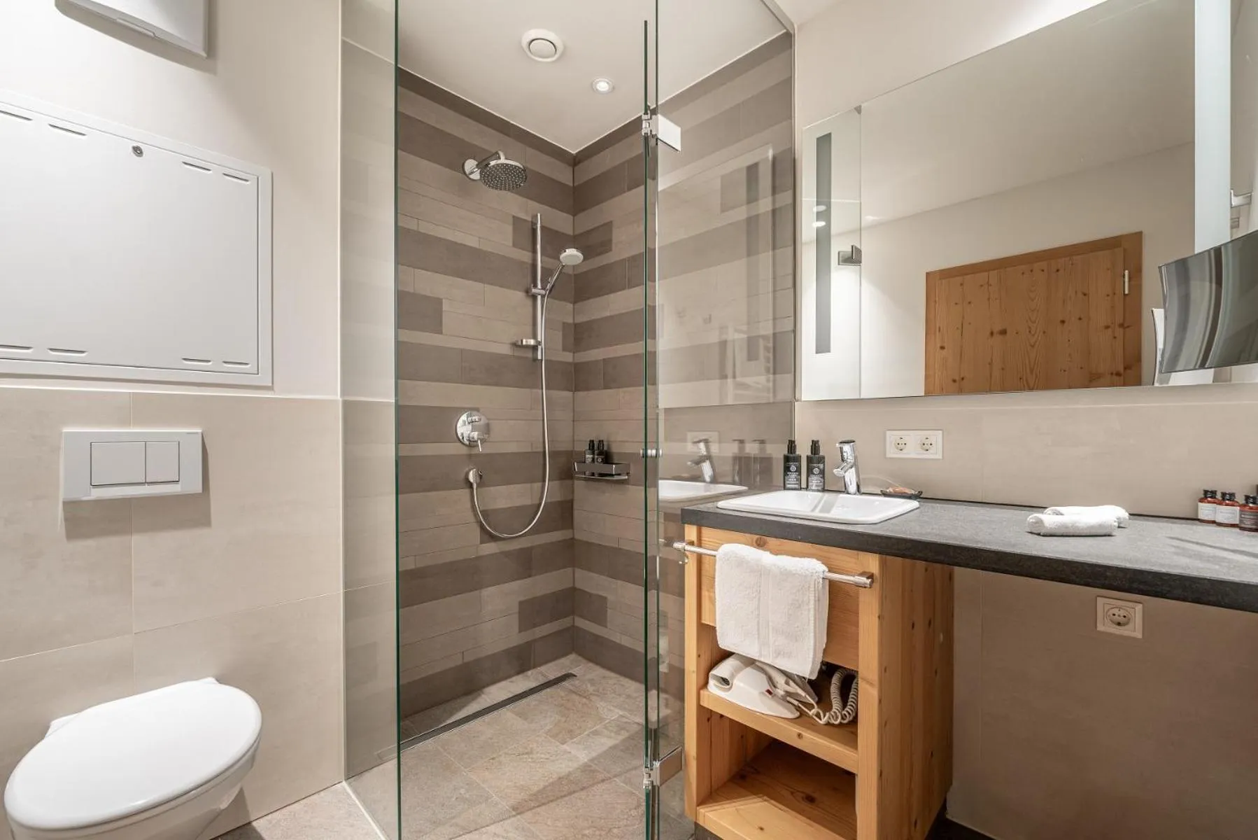 Bathroom in Gletscherblick- serviced apartments
