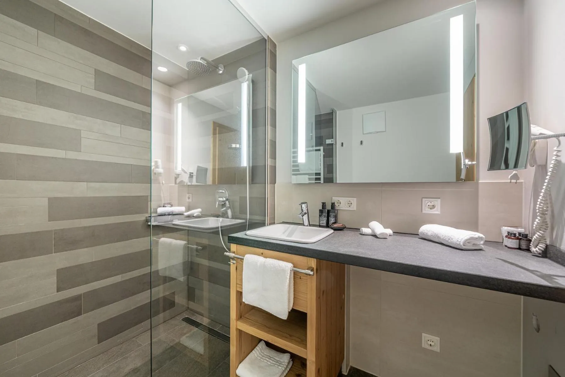 Bathroom in Gletscherblick- serviced apartments