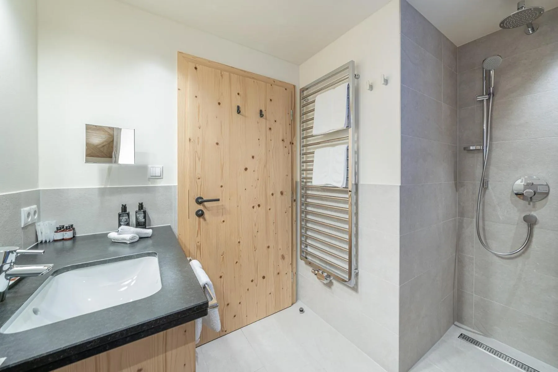 Bathroom in Gletscherblick- serviced apartments