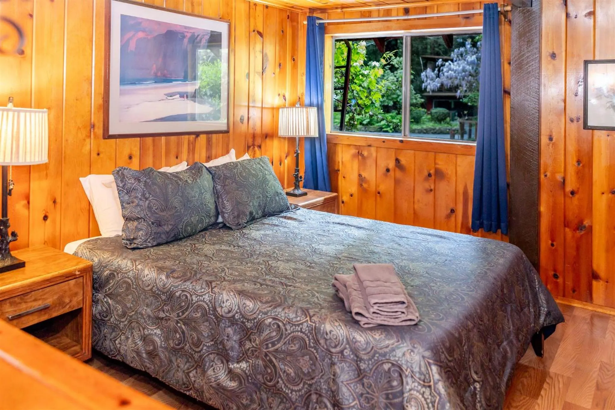 Bedroom, Bed in Fern River Resort