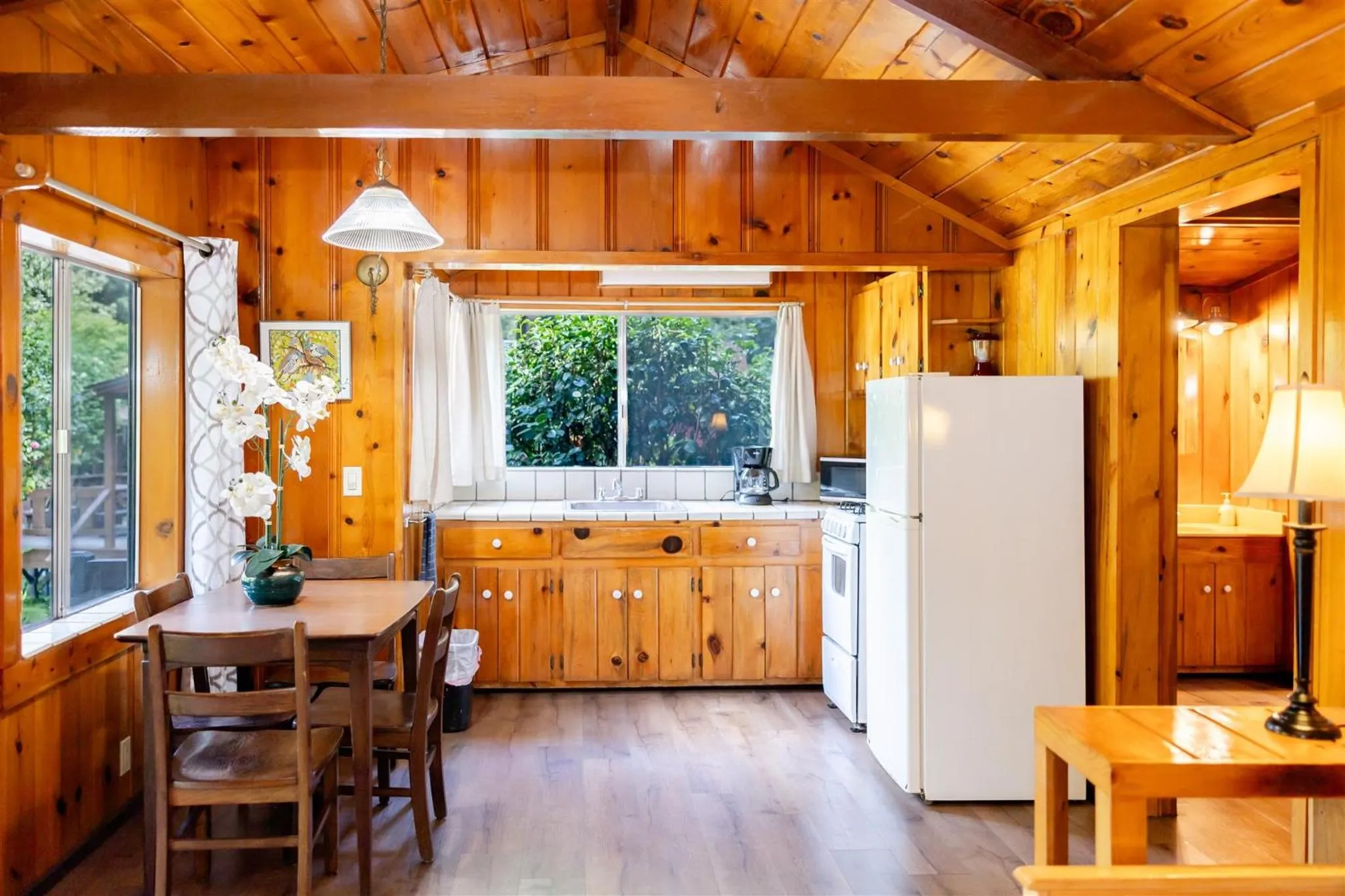 Dining area in Fern River Resort