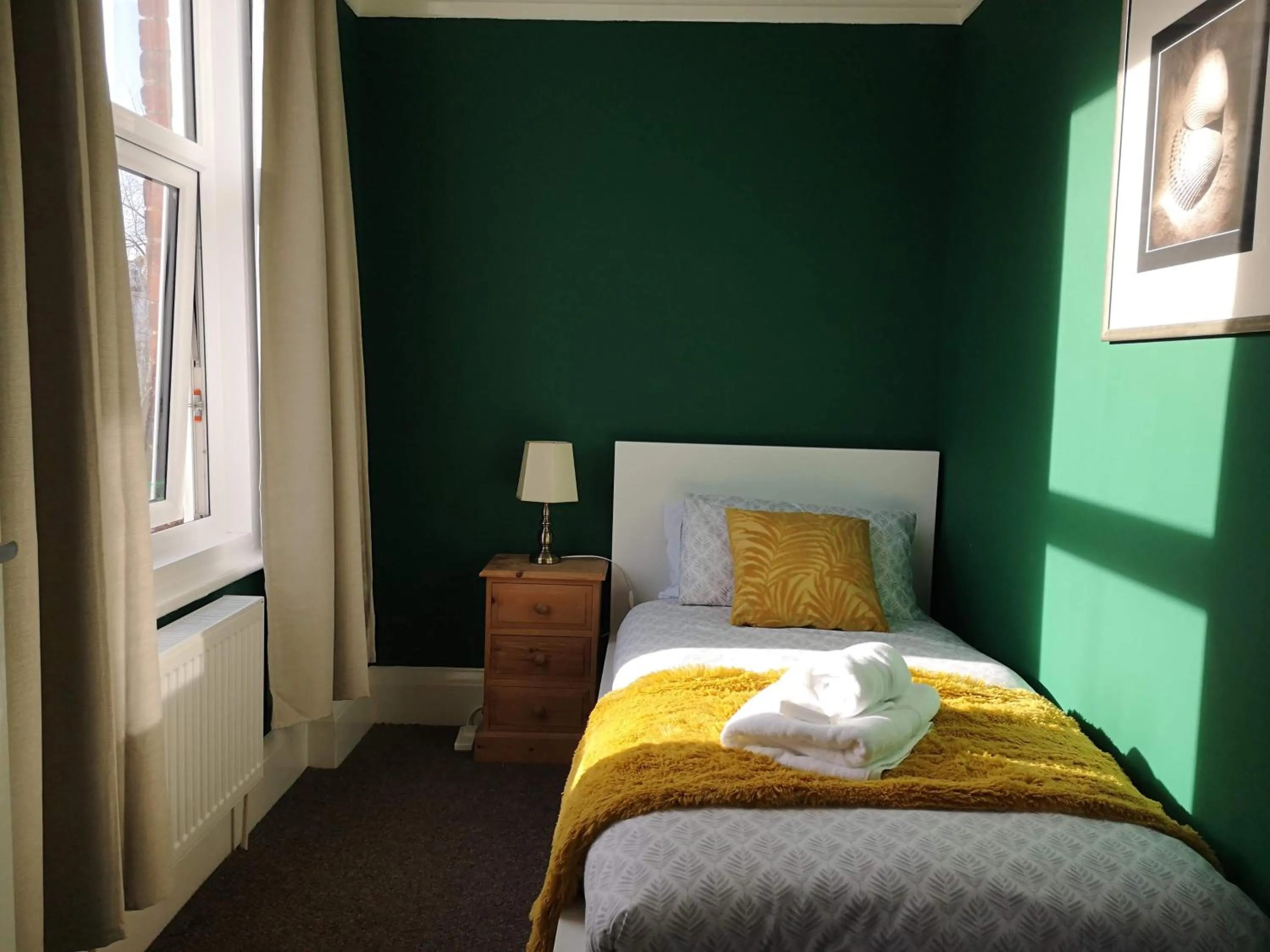 Bedroom in 2 Bedroom Apartment at Kent Escapes Short Lets & Serviced Accommodation Kent, Bouverie Escape Folkestone with Wifi