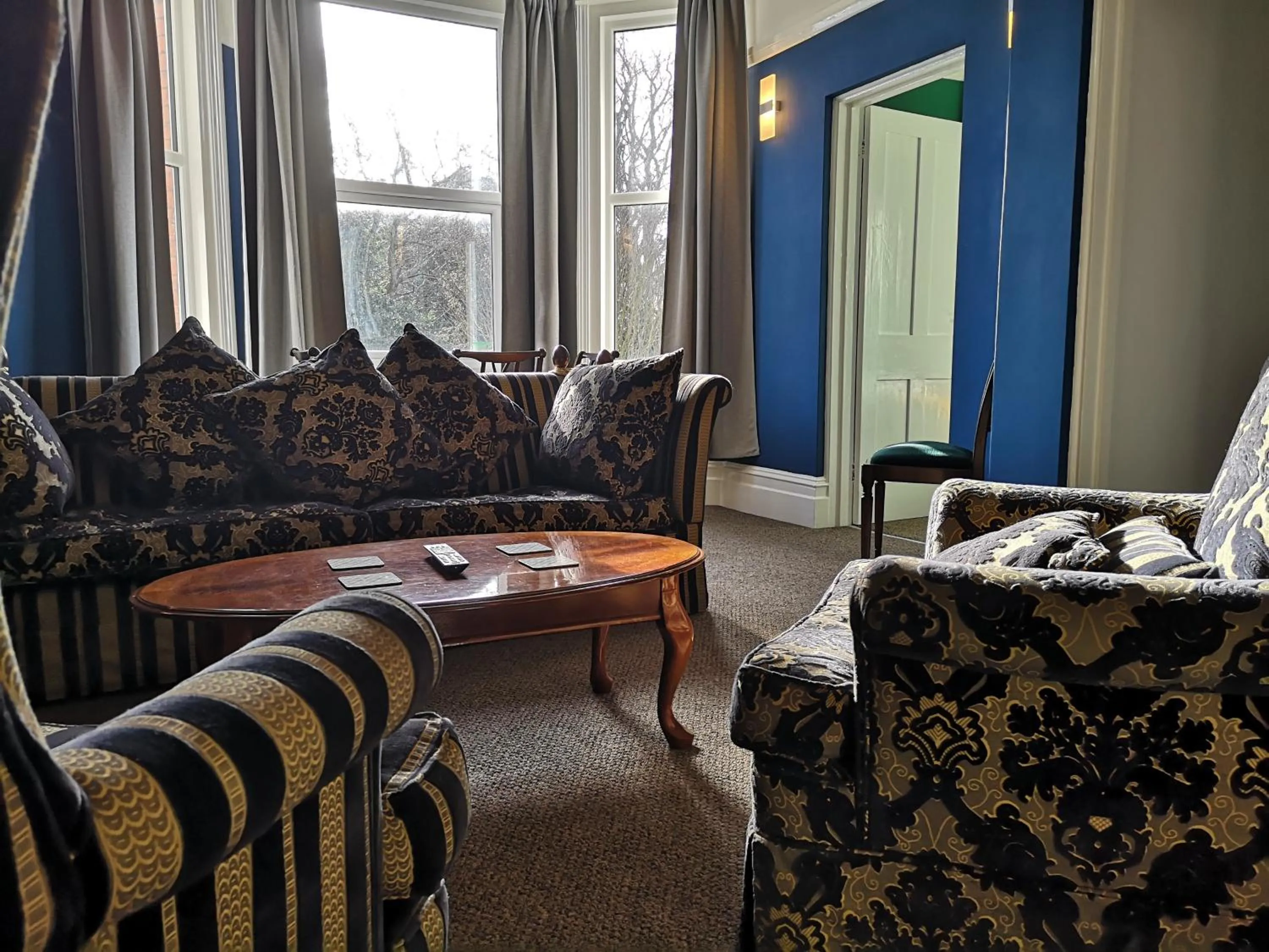 Living room in 2 Bedroom Apartment at Kent Escapes Short Lets & Serviced Accommodation Kent, Bouverie Escape Folkestone with Wifi