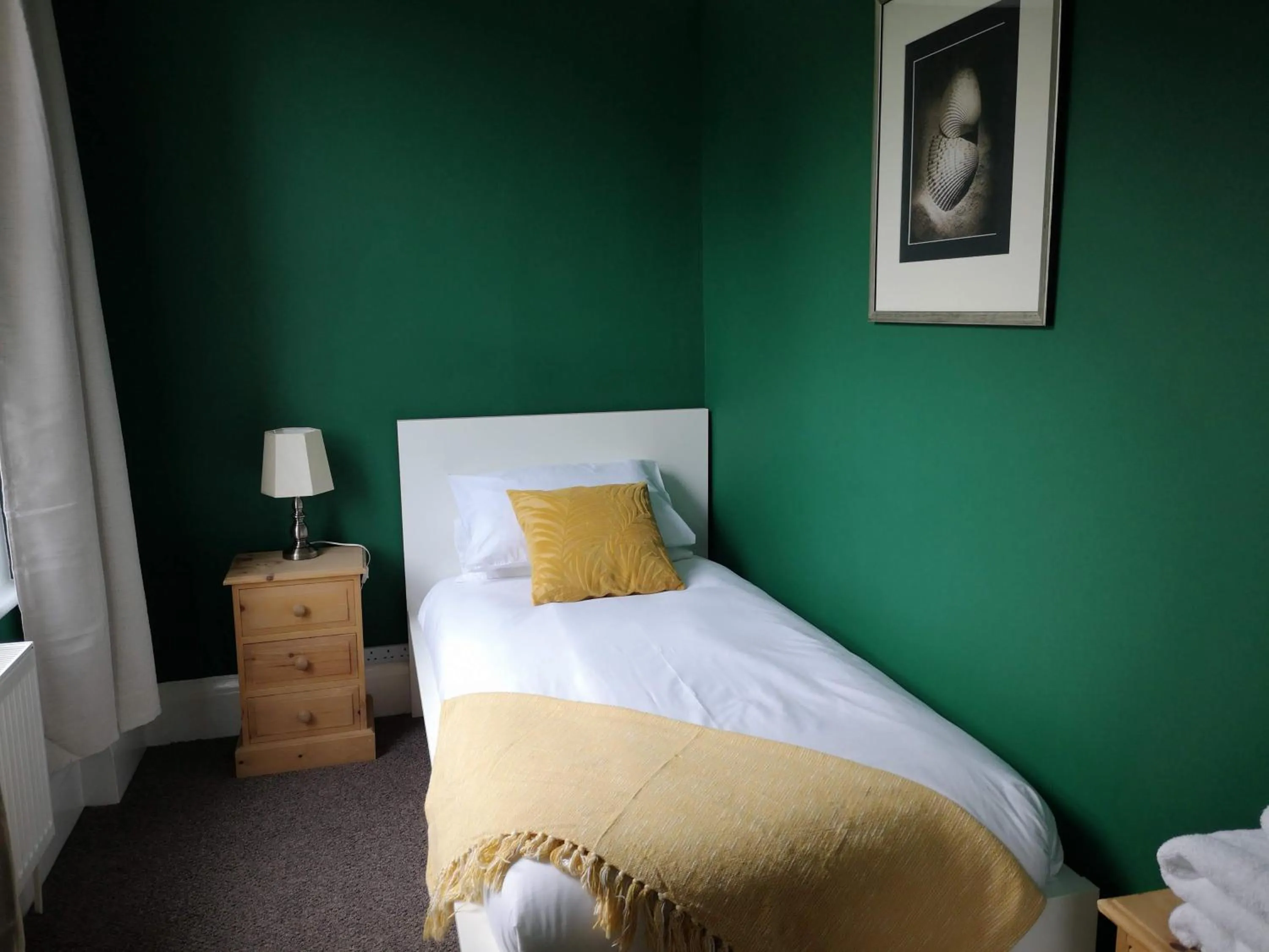 Bedroom in 2 Bedroom Apartment at Kent Escapes Short Lets & Serviced Accommodation Kent, Bouverie Escape Folkestone with Wifi