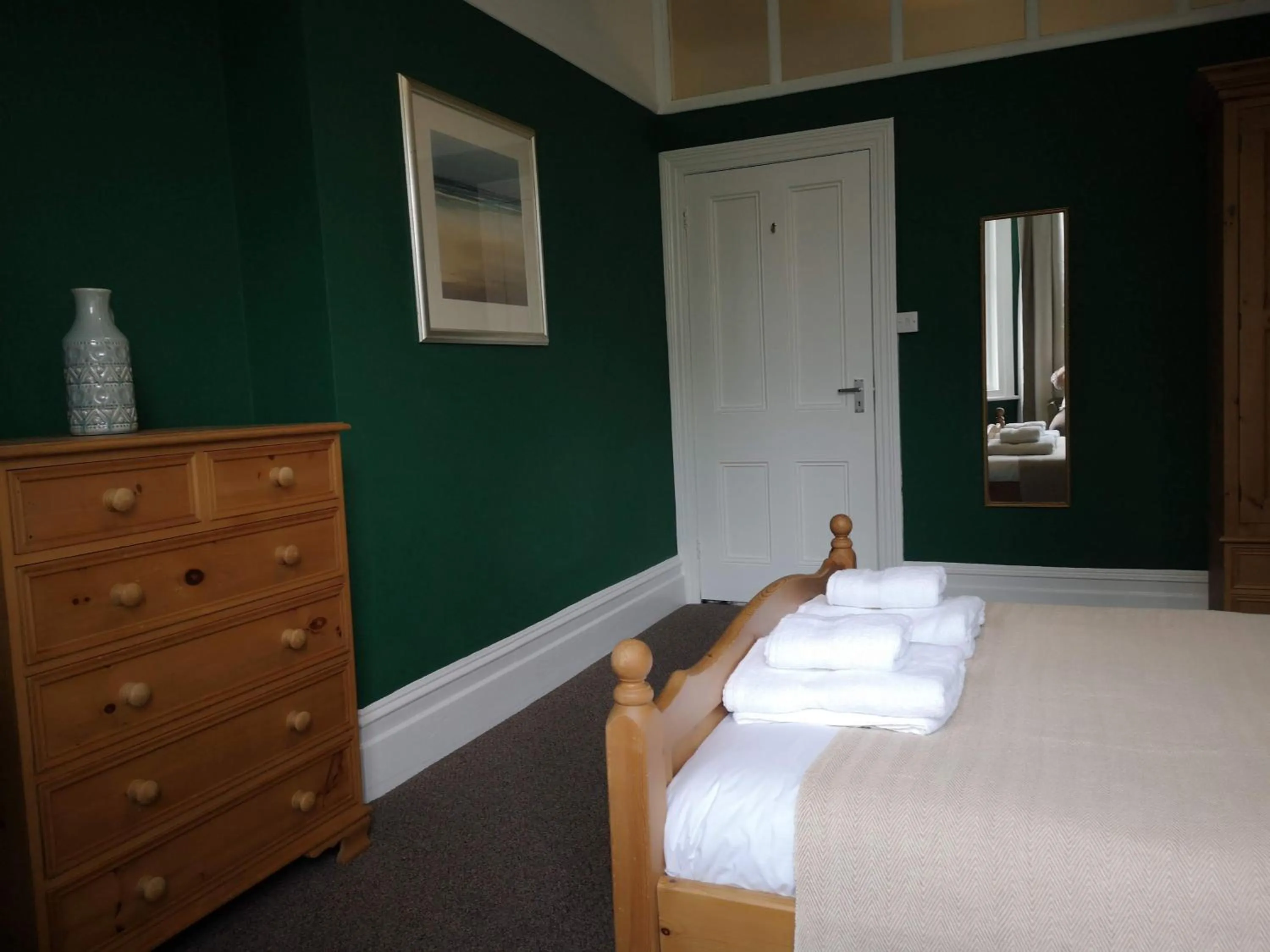 Bedroom in 2 Bedroom Apartment at Kent Escapes Short Lets & Serviced Accommodation Kent, Bouverie Escape Folkestone with Wifi