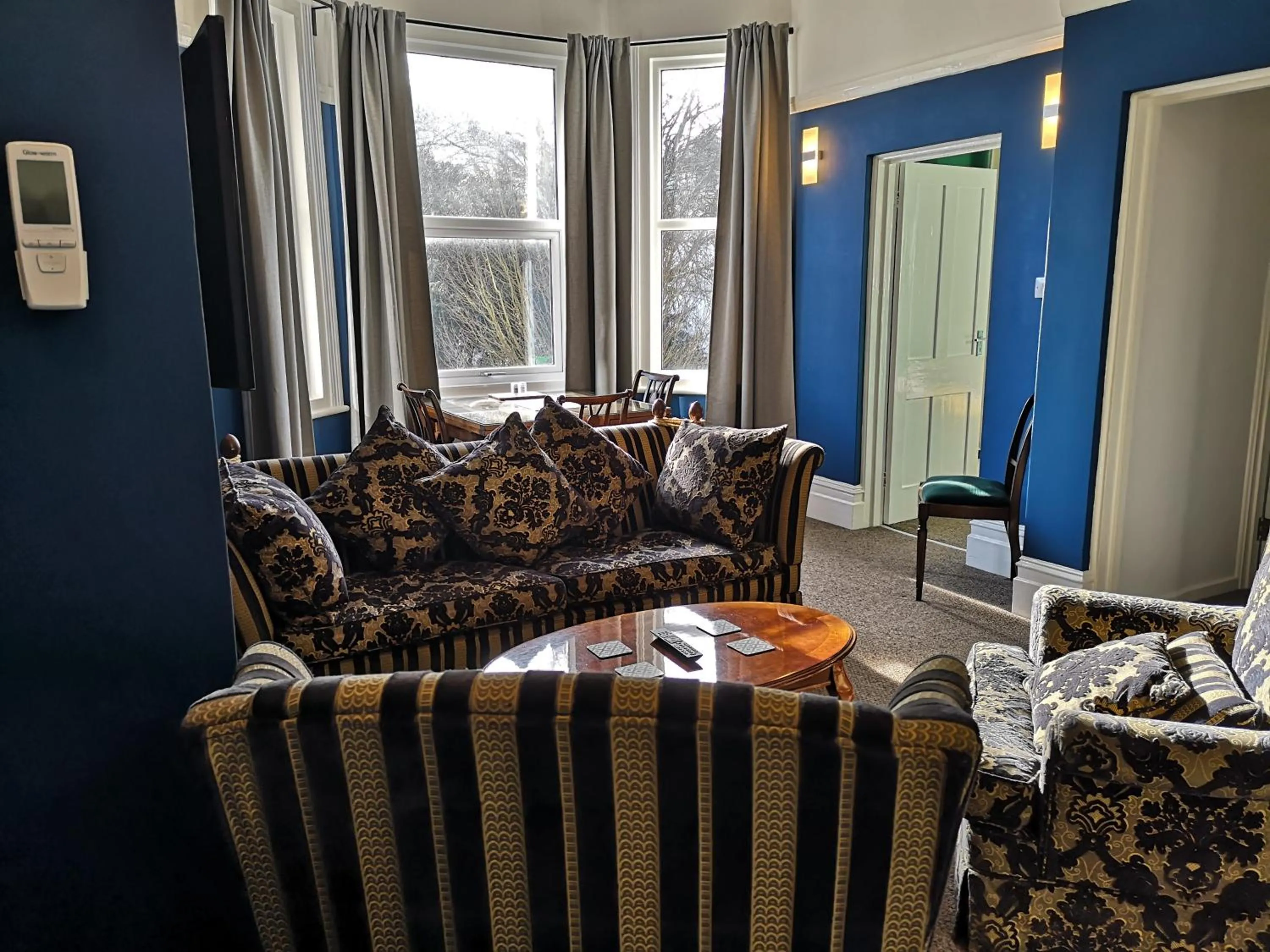 Living room in 2 Bedroom Apartment at Kent Escapes Short Lets & Serviced Accommodation Kent, Bouverie Escape Folkestone with Wifi