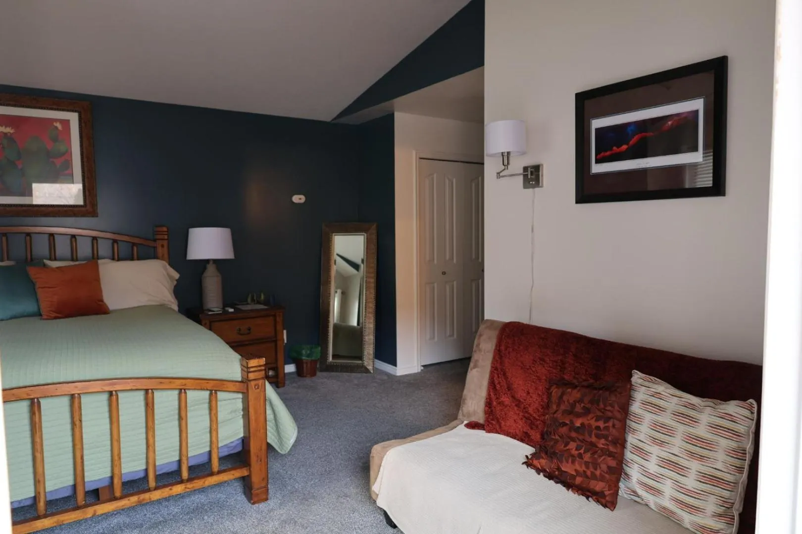 Bed in Harvest House Bed and Breakfast