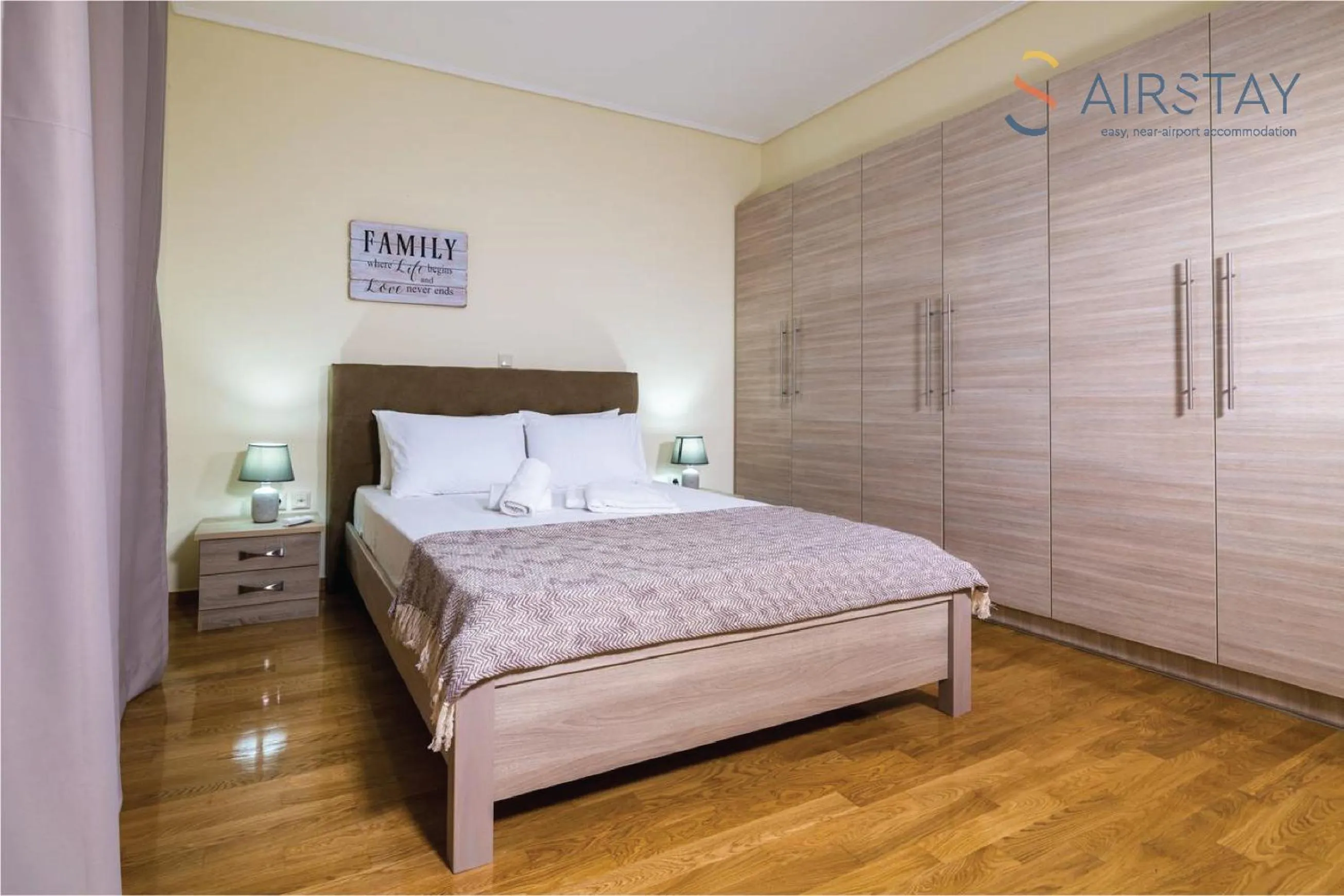 Bed in Thresh Apartments Airport by Airstay