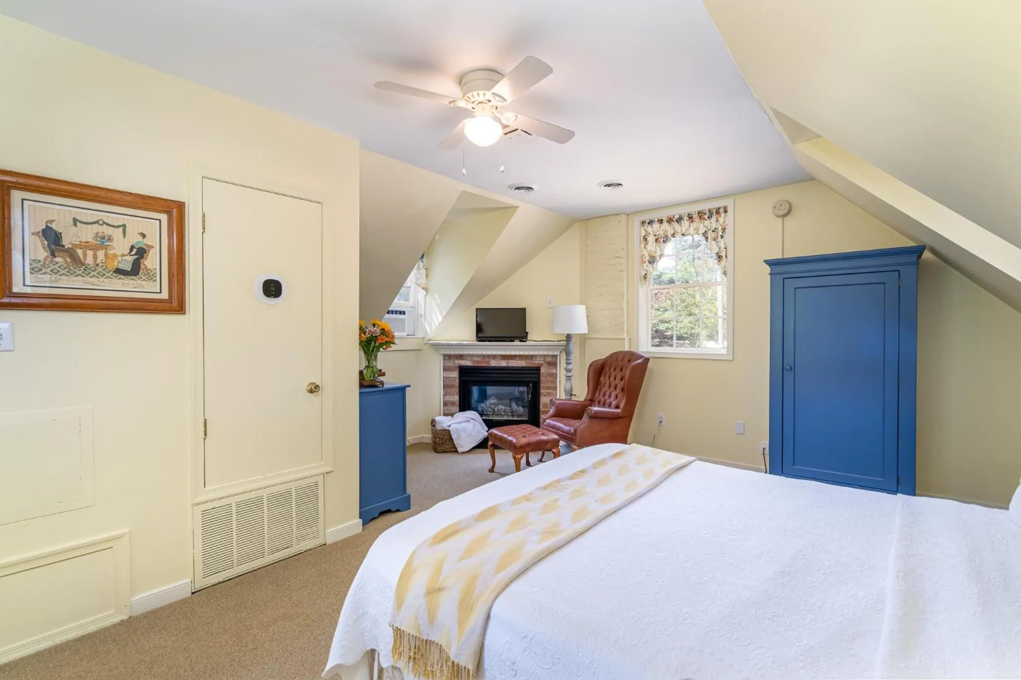 Photo of the whole room, Bed in Cedars of Williamsburg Bed & Breakfast