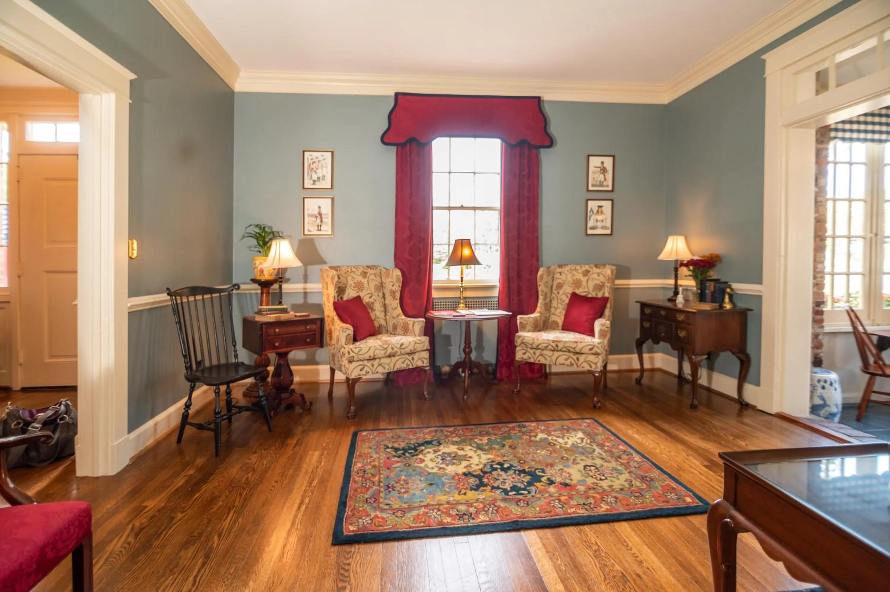 Living room in Cedars of Williamsburg Bed & Breakfast