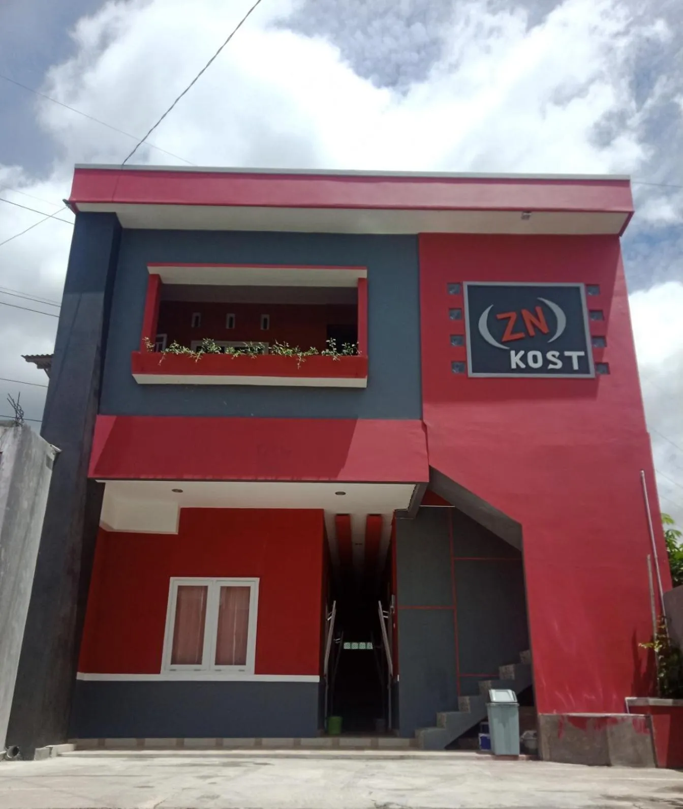 Property building in RedDoorz near Terminal Mendolo Wonosobo