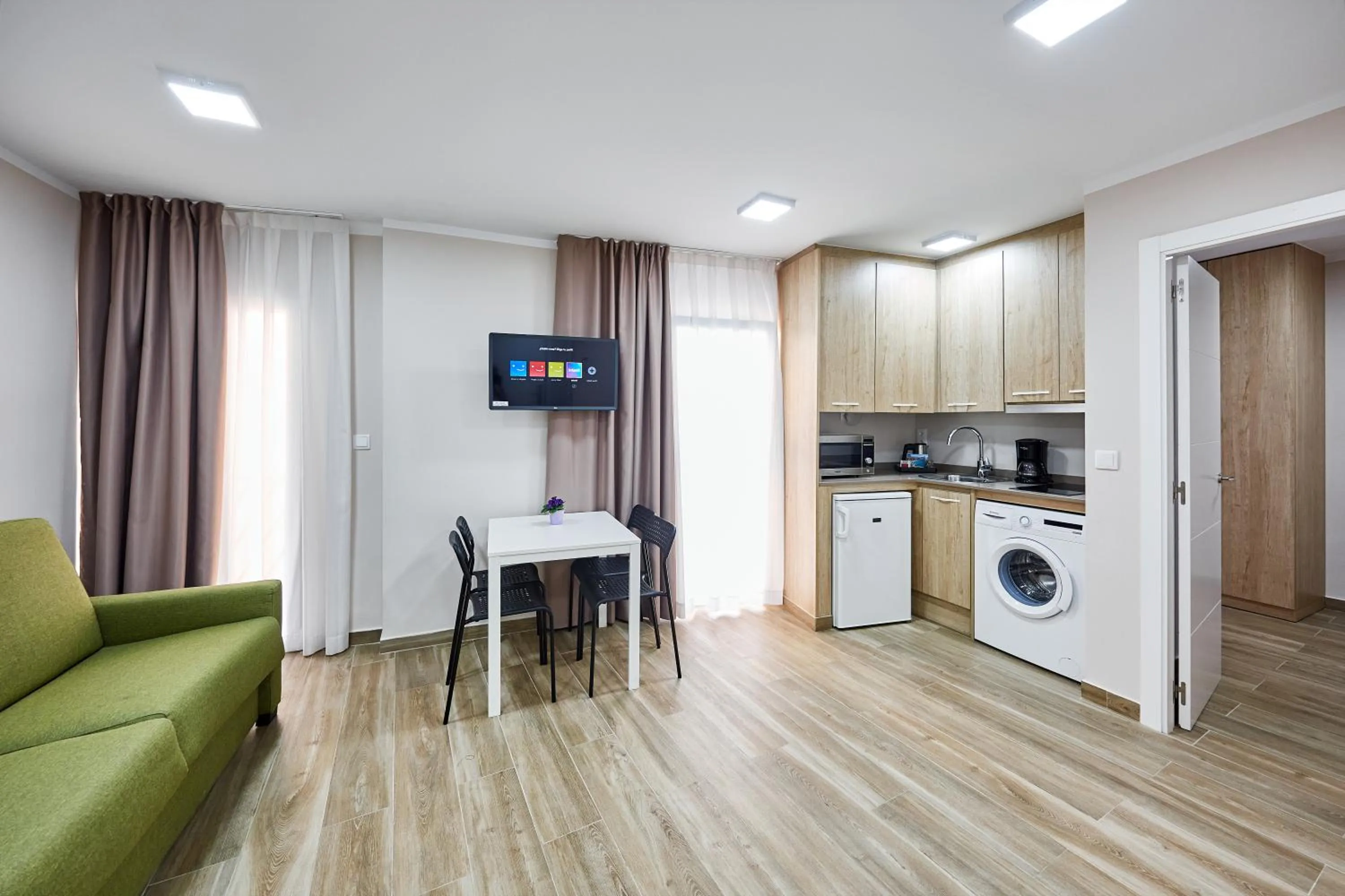 Kitchen or kitchenette in GBH Hotel-Apartamentos Caballito de Mar