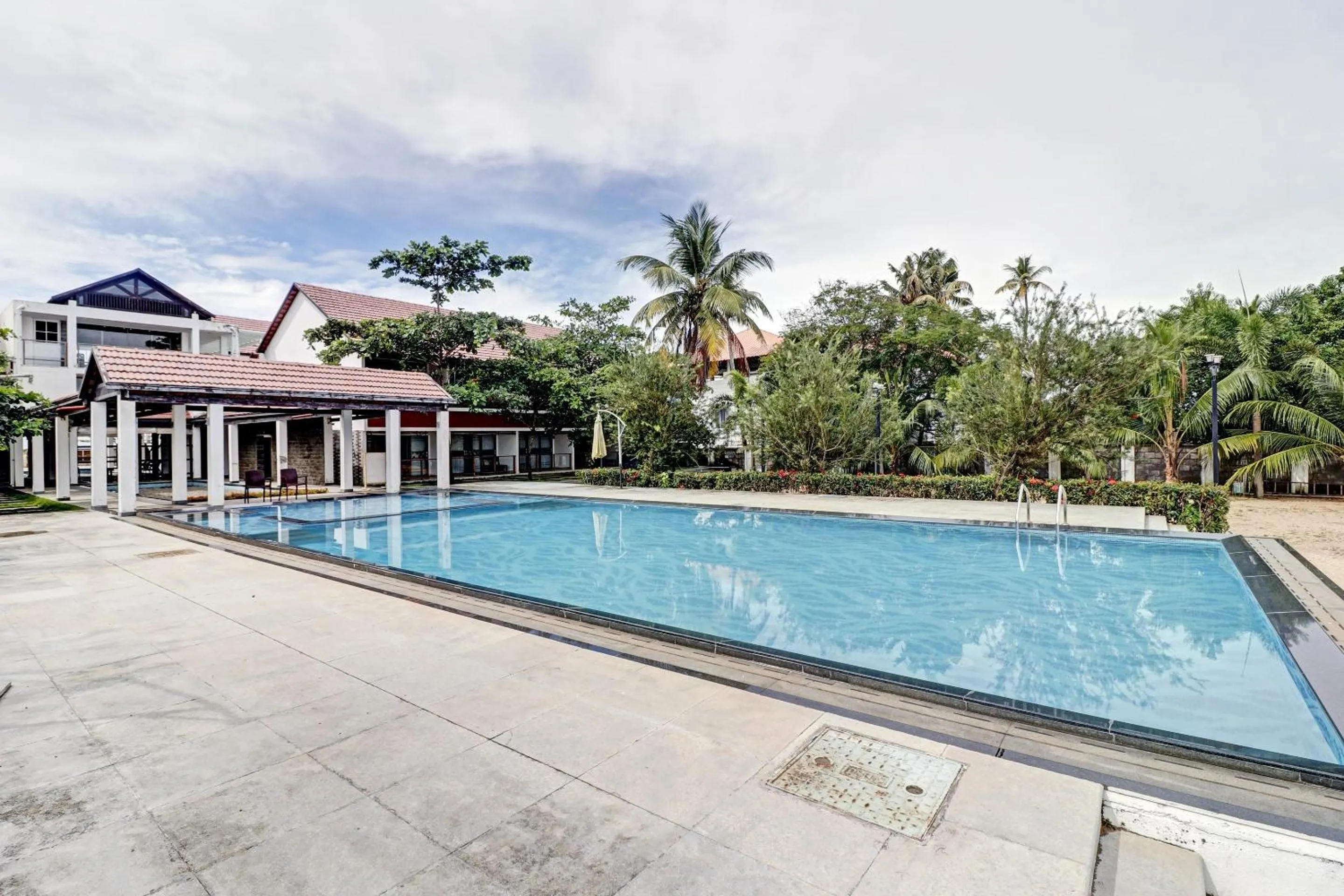 Facade/entrance in Super OAK Edassery's Sealine Villa Stay