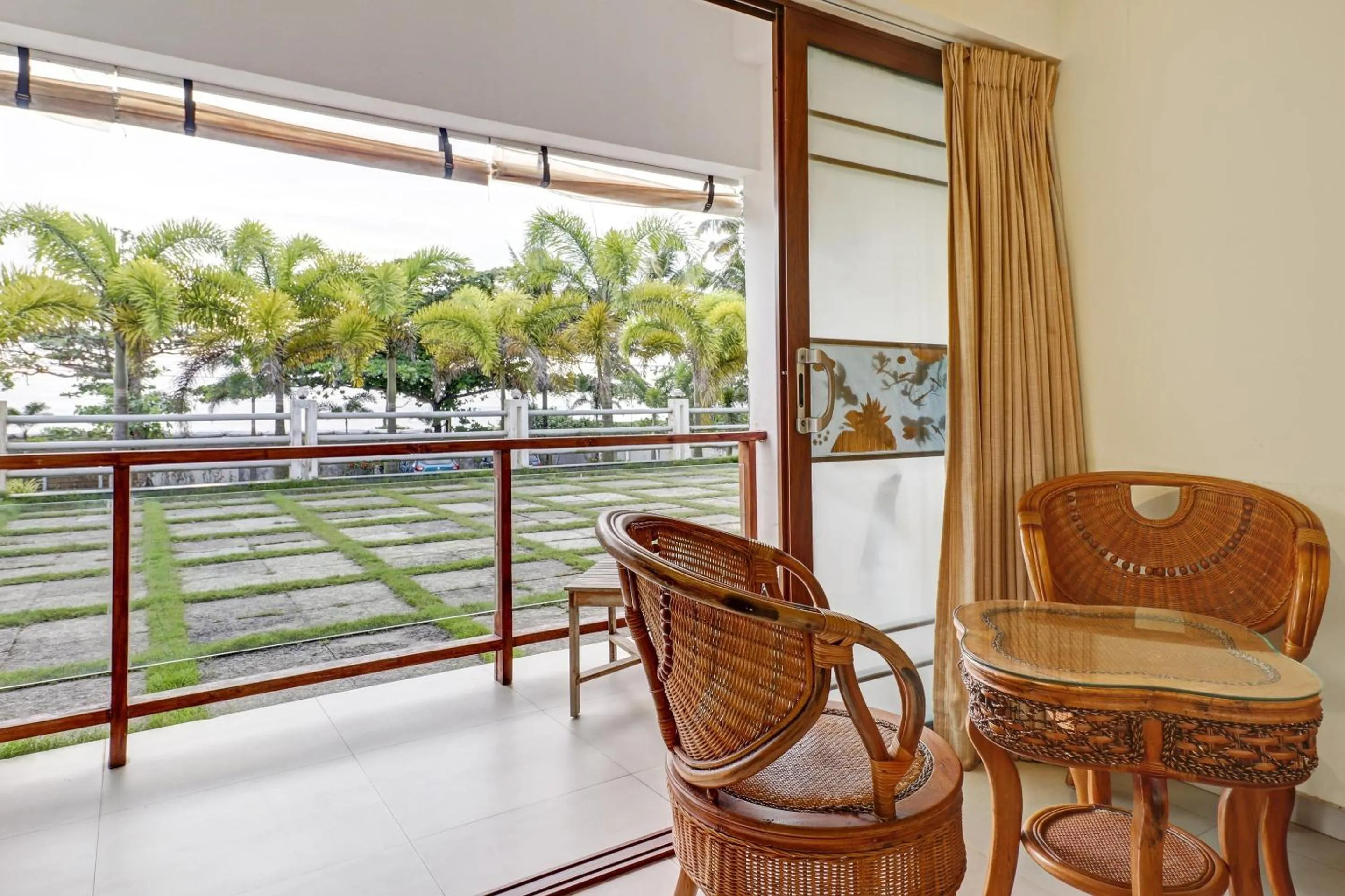 Facade/entrance in Super OAK Edassery's Sealine Villa Stay