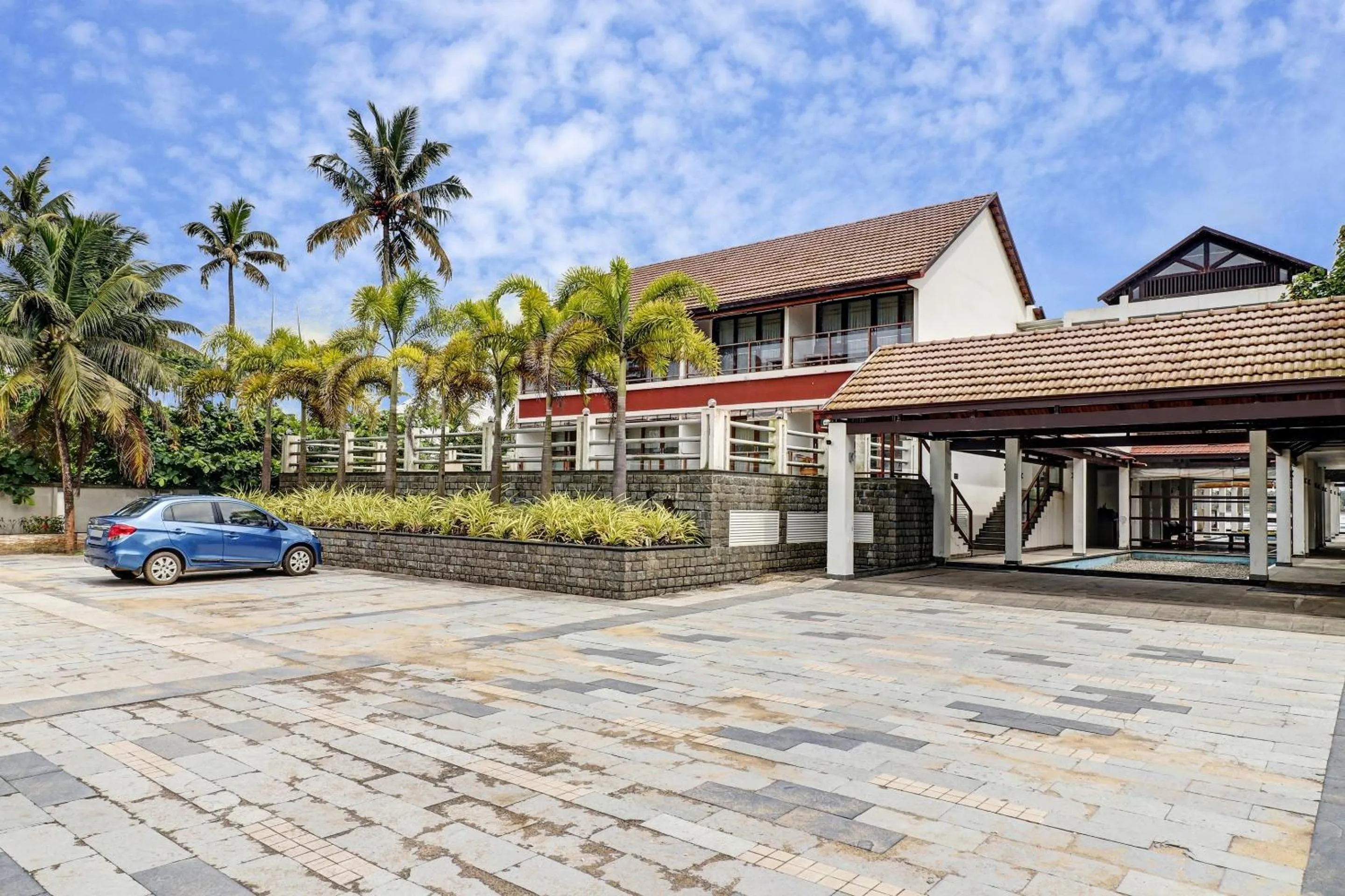 Facade/entrance in Super OAK Edassery's Sealine Villa Stay