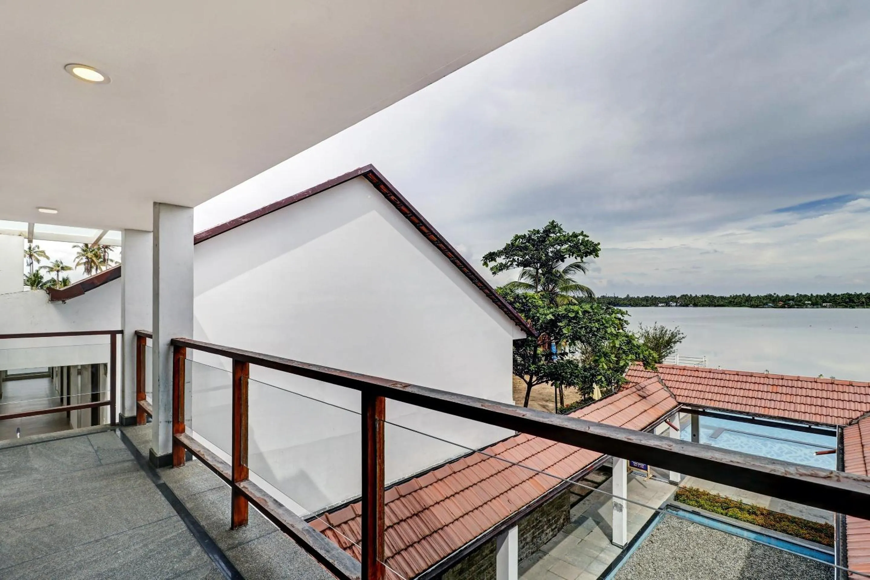 Facade/entrance in Super OAK Edassery's Sealine Villa Stay