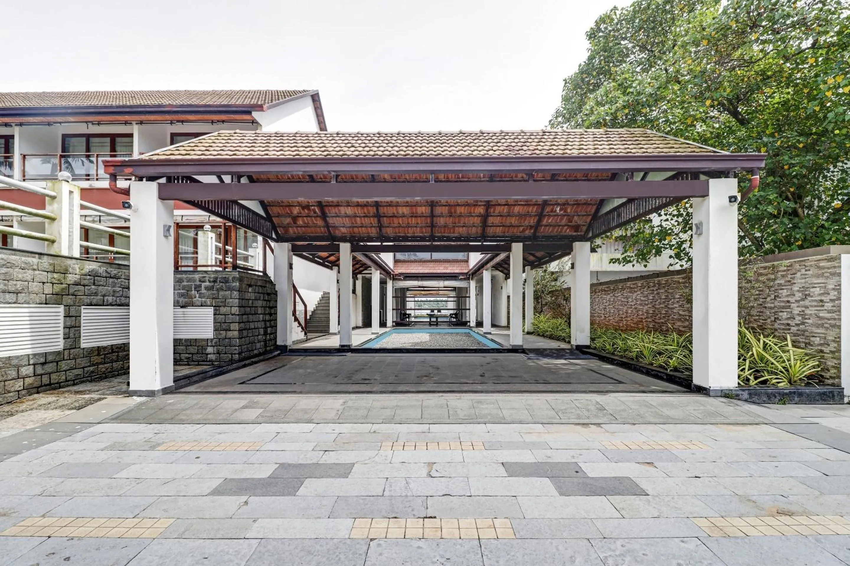 Facade/entrance in Super OAK Edassery's Sealine Villa Stay