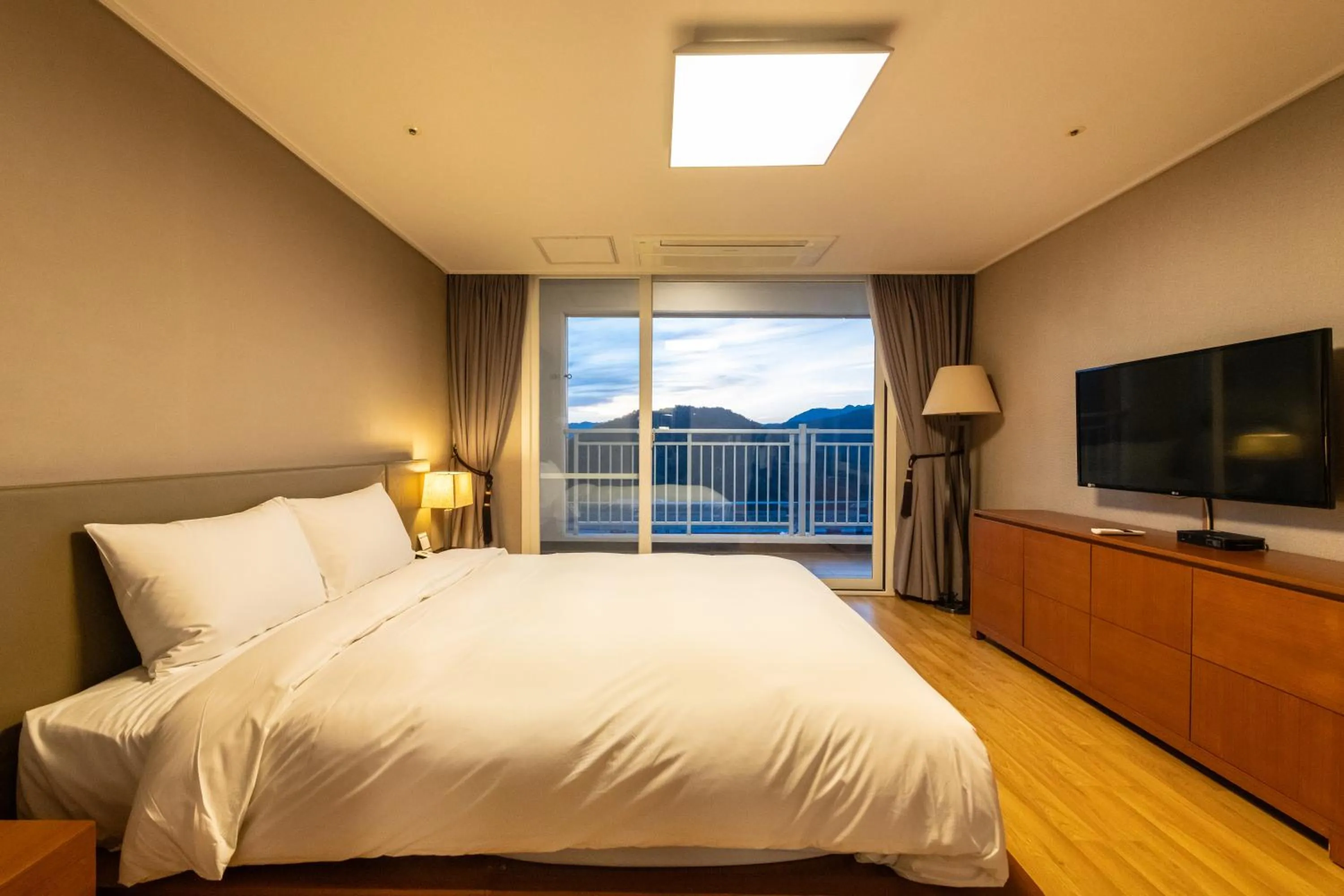 Bedroom, Bed in Take Hotel & Resort Inje Speedium