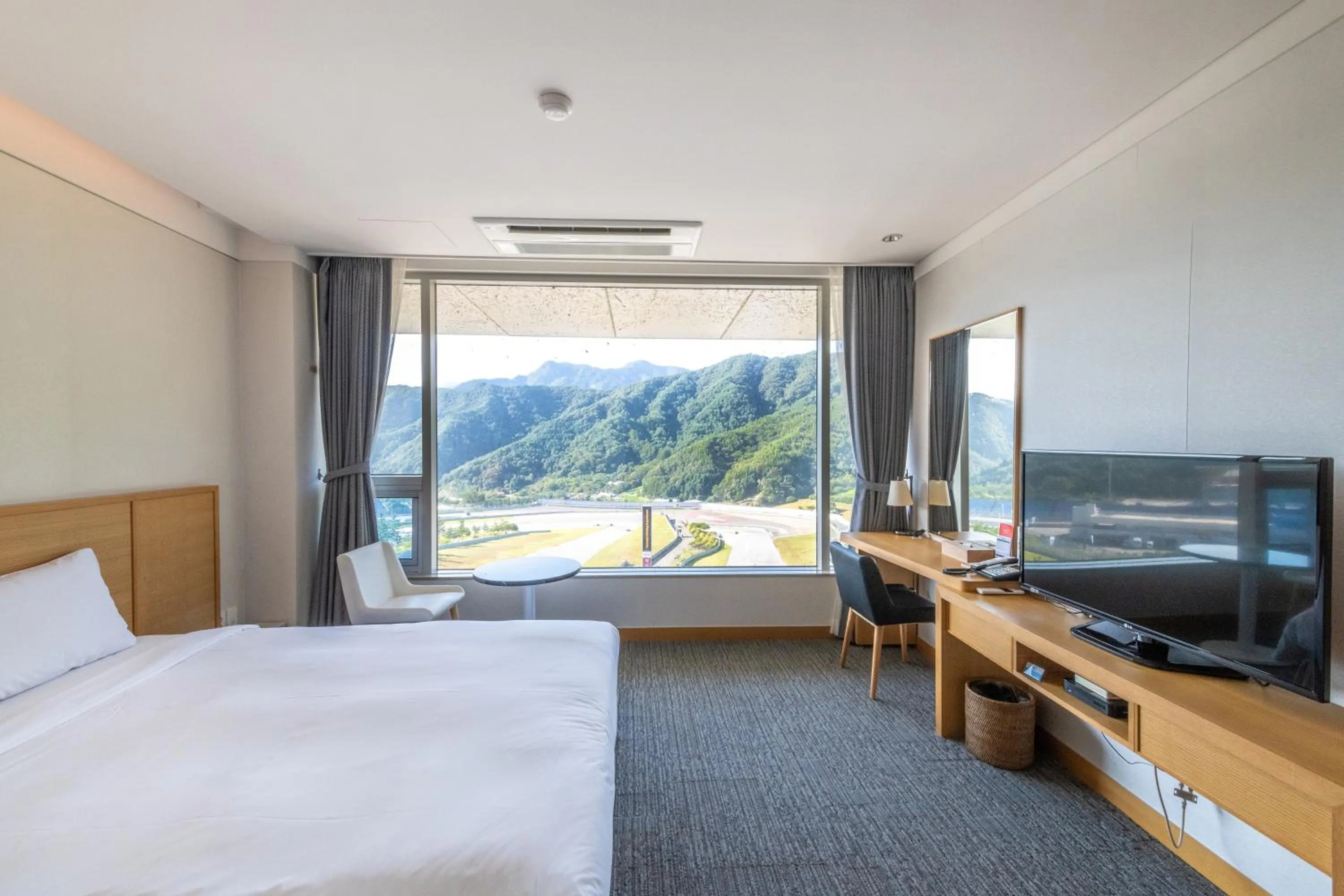 Bedroom, Bed in Take Hotel & Resort Inje Speedium