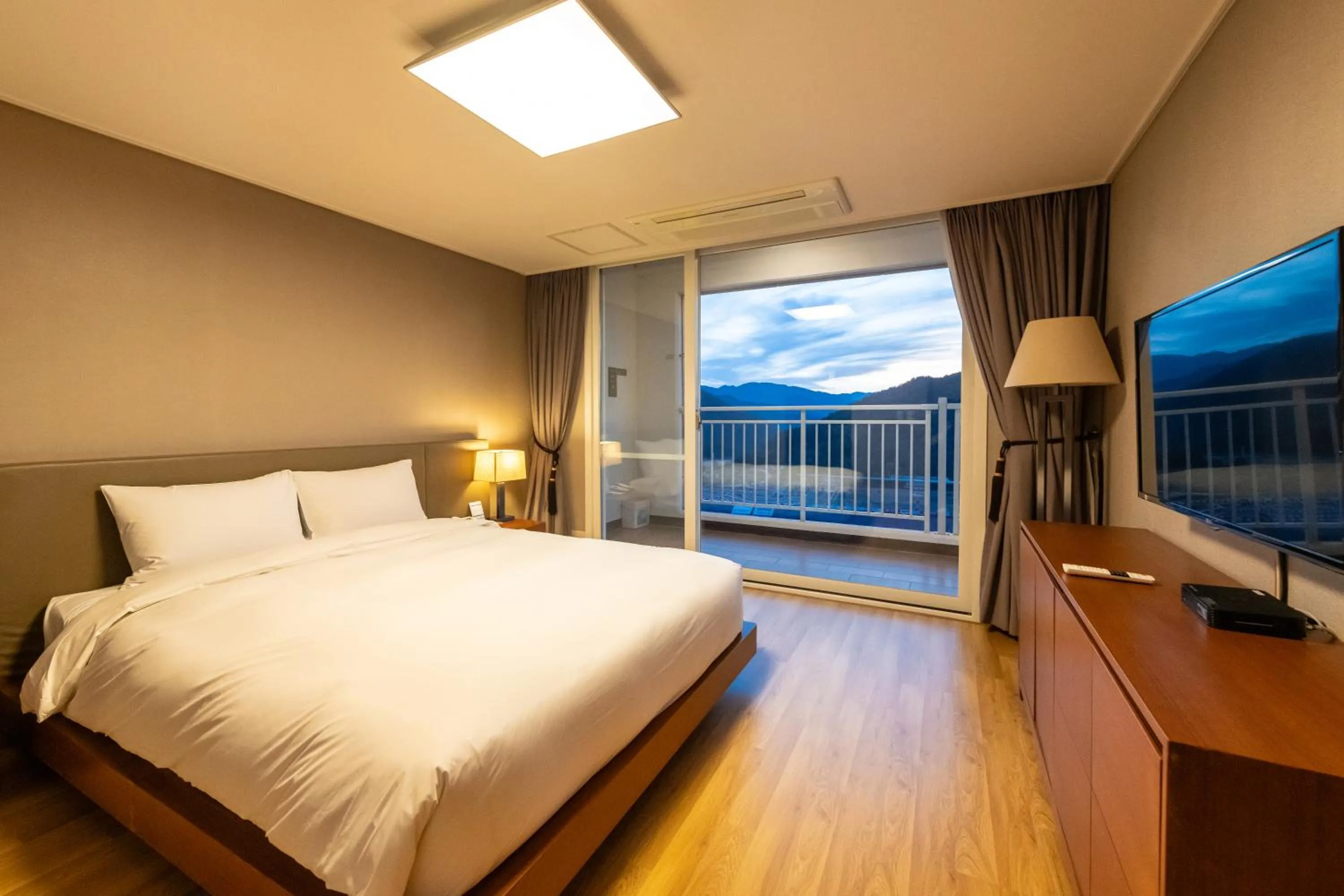 Bedroom, Bed in Take Hotel & Resort Inje Speedium