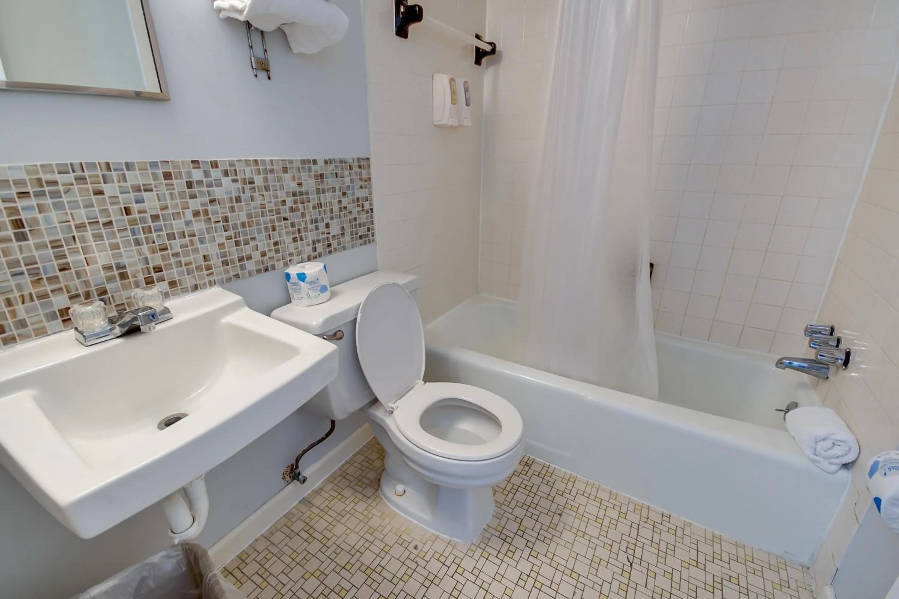 Bathroom in Rideau Oceanfront Motel
