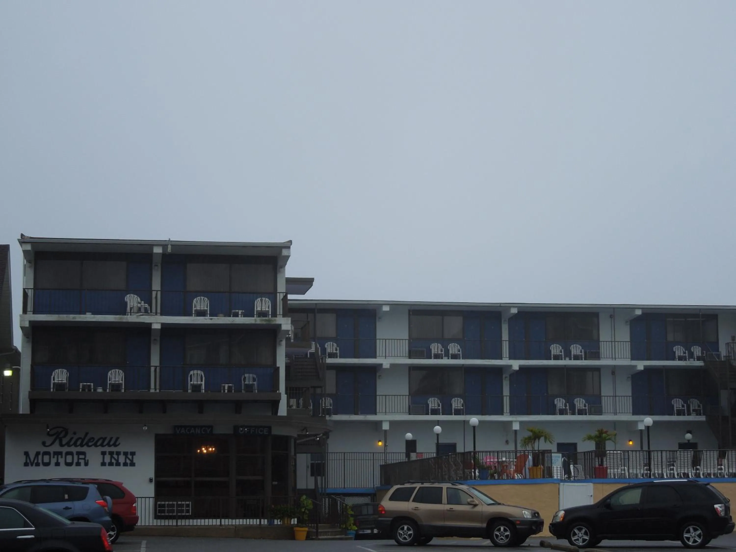 Facade/entrance in Rideau Oceanfront Motel
