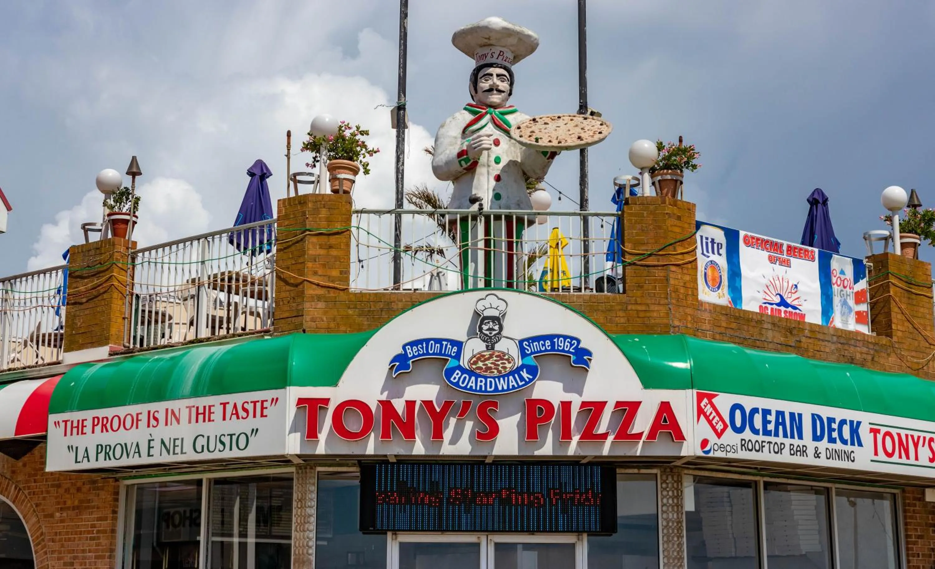 Restaurant/places to eat in Rideau Oceanfront Motel