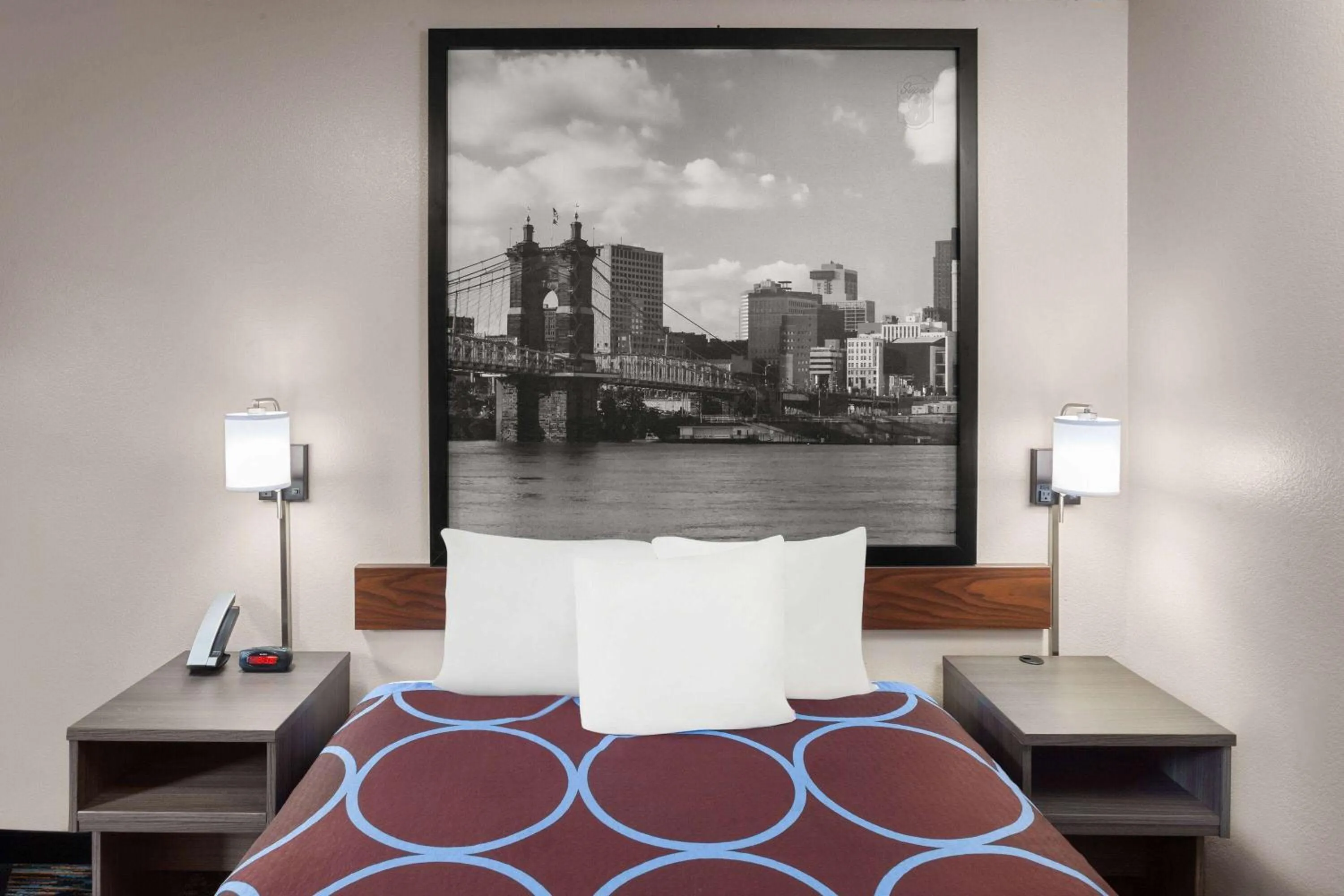 Photo of the whole room, Bed in Super 8 by Wyndham Mt. Vernon