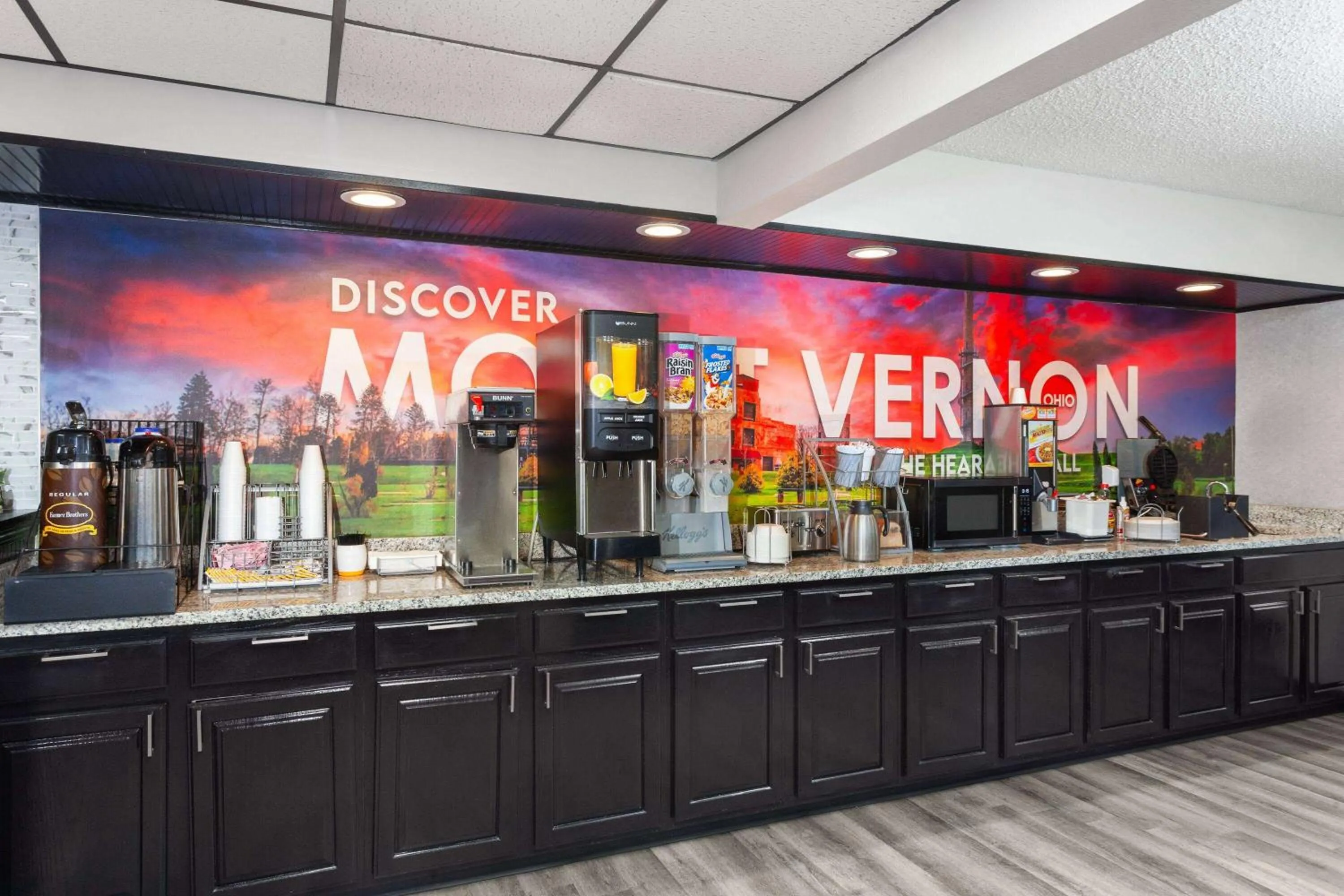 Breakfast in Super 8 by Wyndham Mt. Vernon