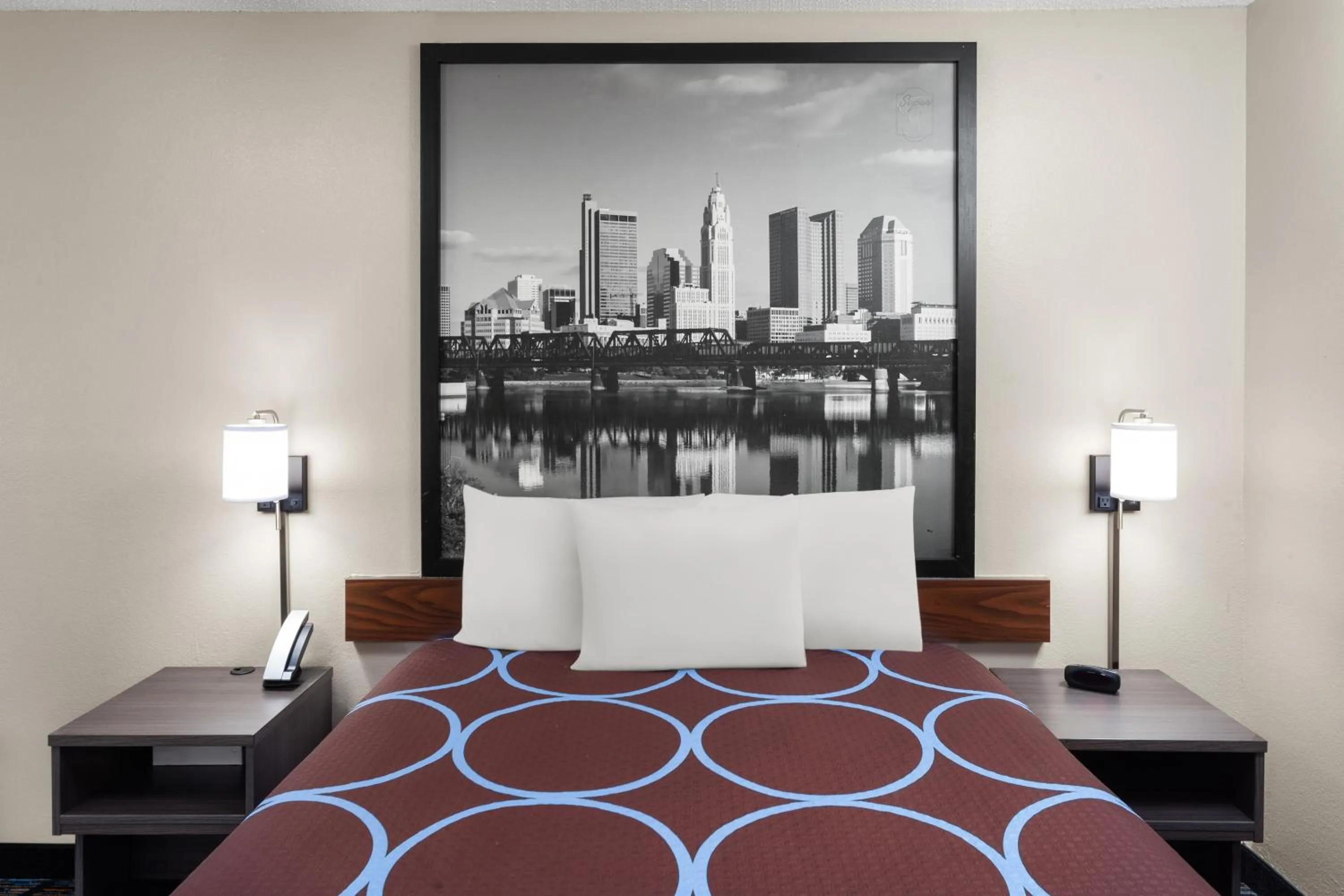 Bed in Super 8 by Wyndham Mt. Vernon