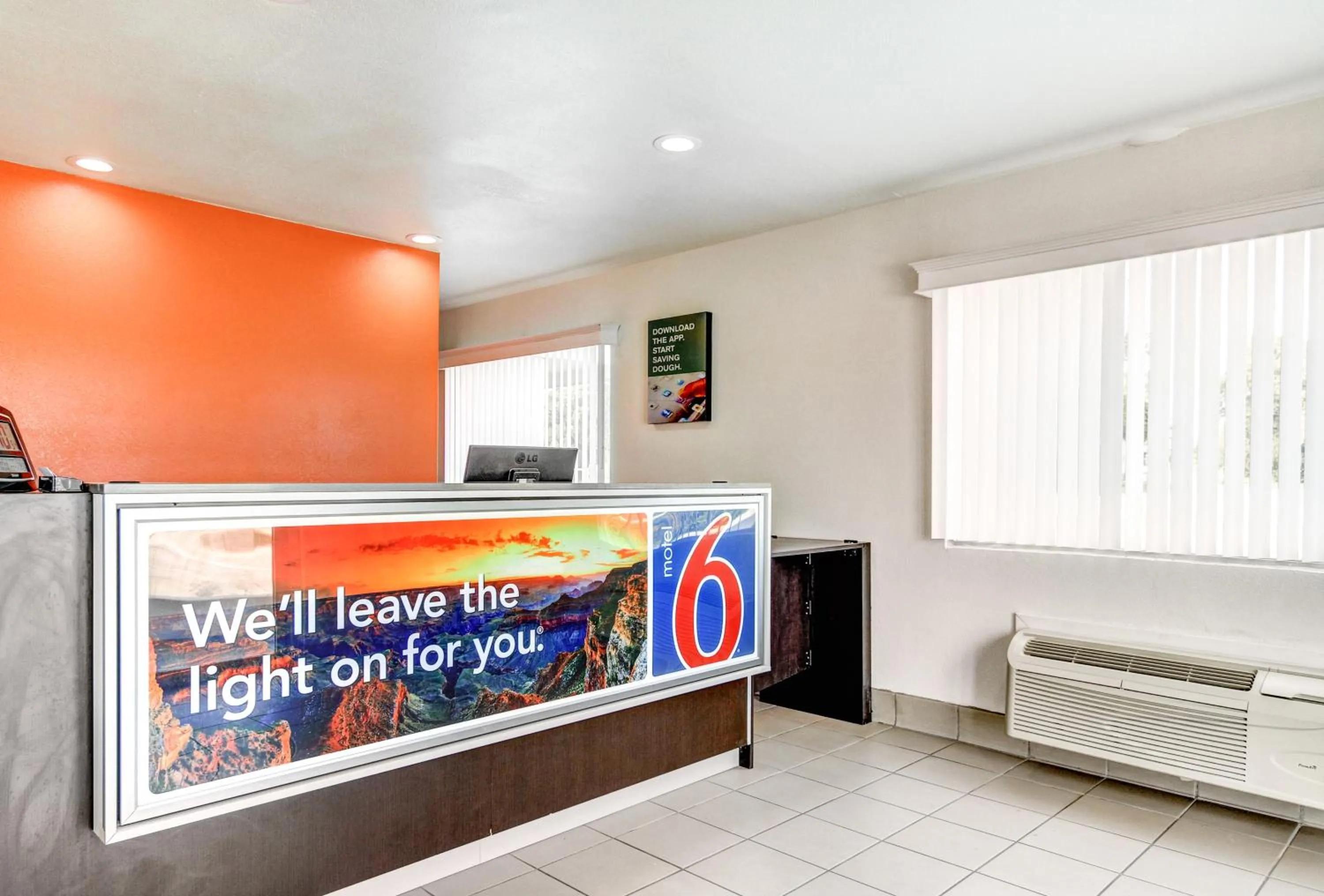 Lobby or reception, Bed in Motel 6 Waco - Lacy Lakeview