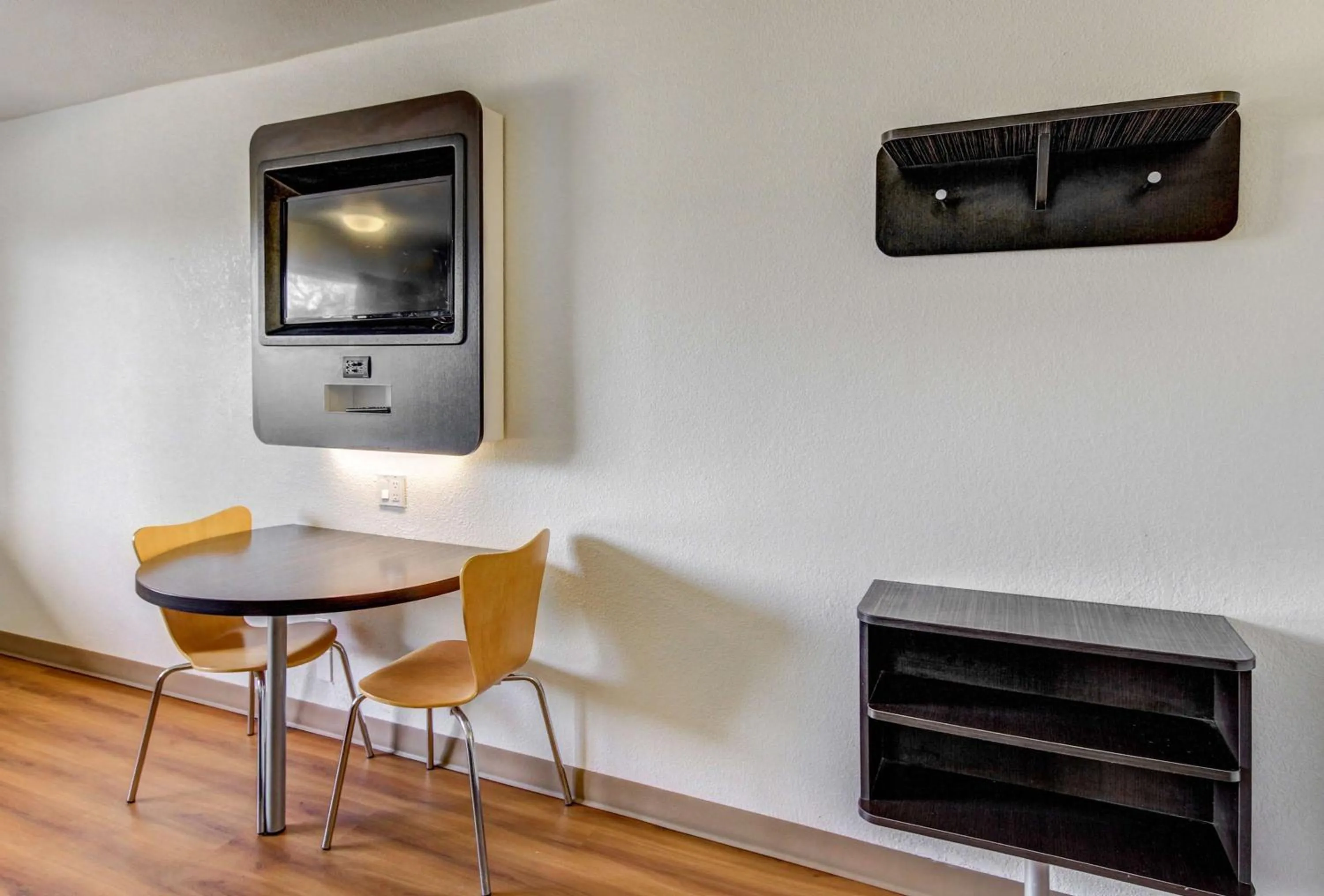 TV and multimedia in Motel 6 Waco - Lacy Lakeview