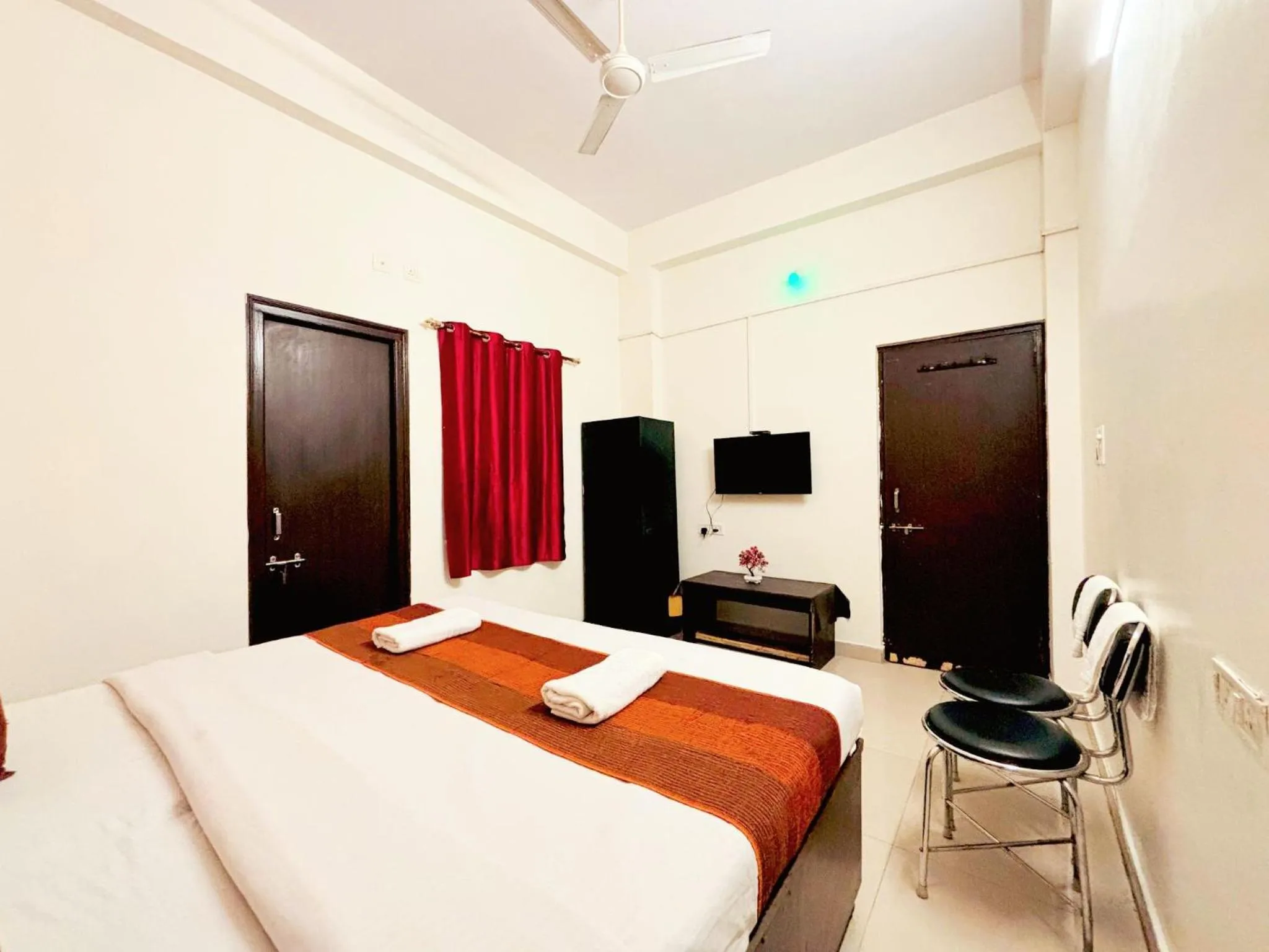 Bed in Hotel Sunrise Inn