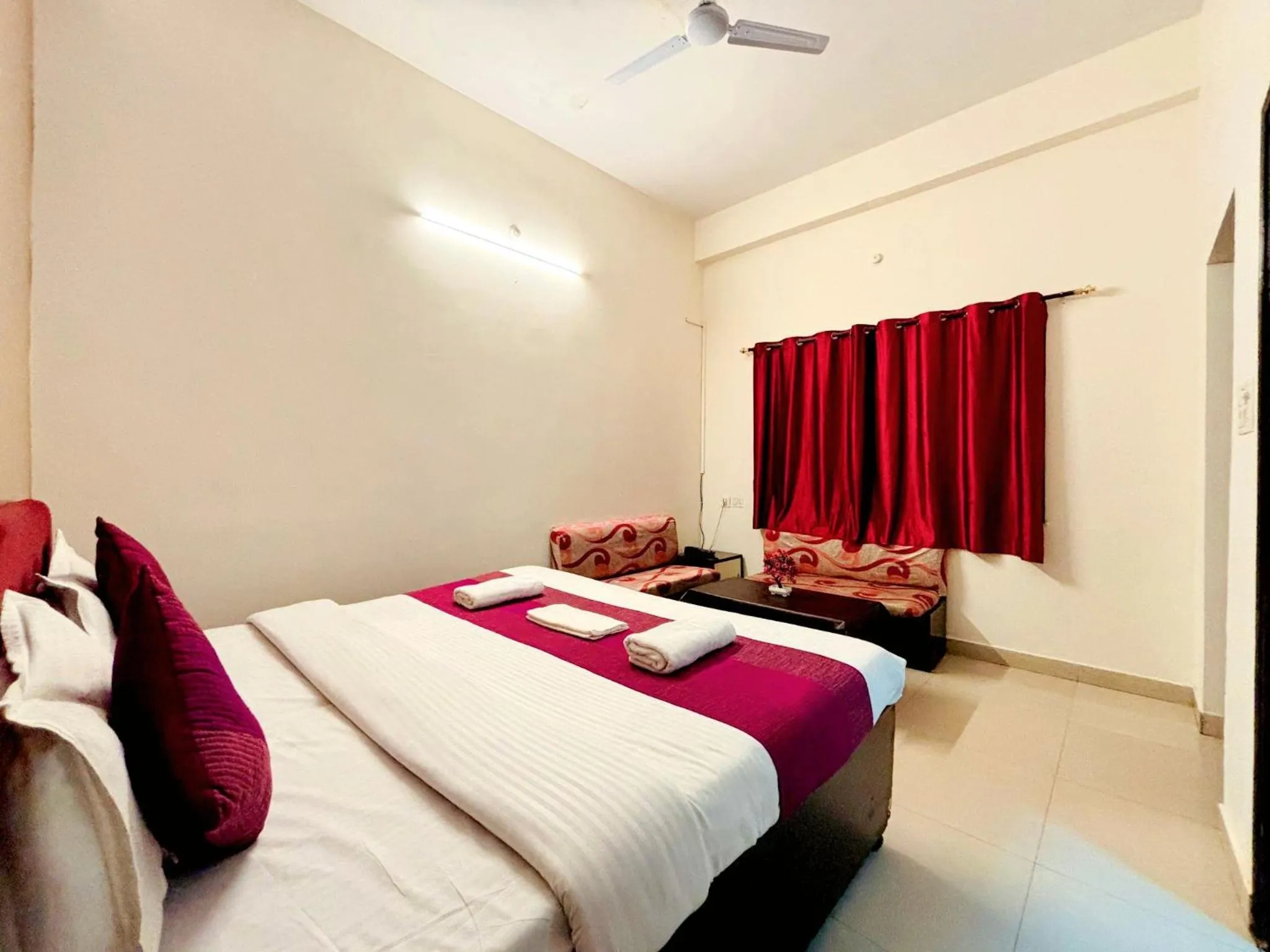 Bed in Hotel Sunrise Inn